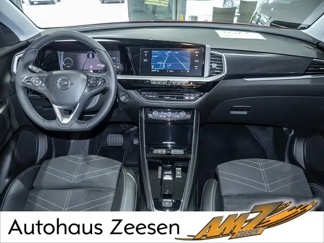 Opel Grandland view 6