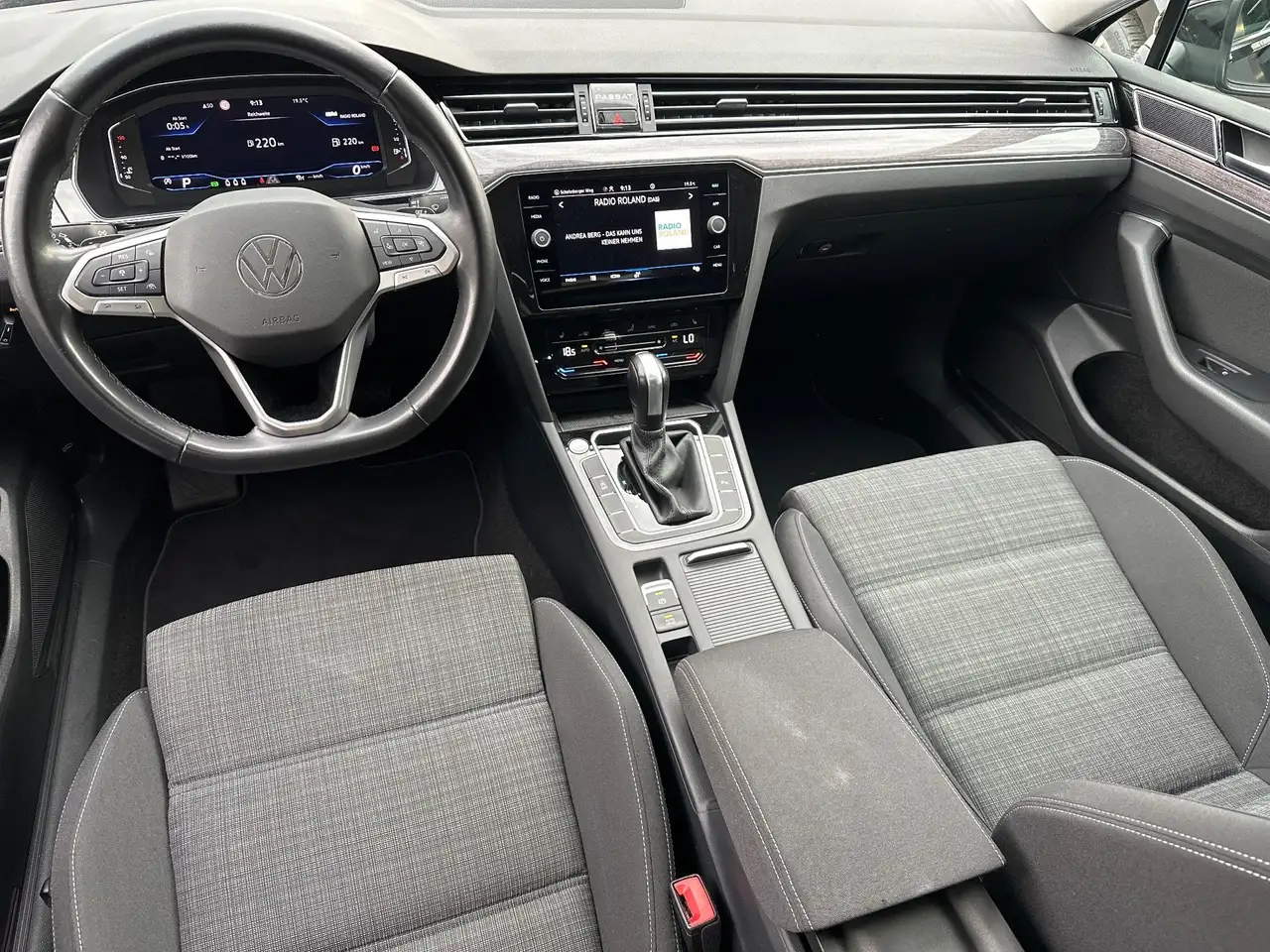 Volkswagen Passat 2.0 TDI DSG Business NAV+LED+PANO+AHK+KAM+17ZO, миниатюра 15