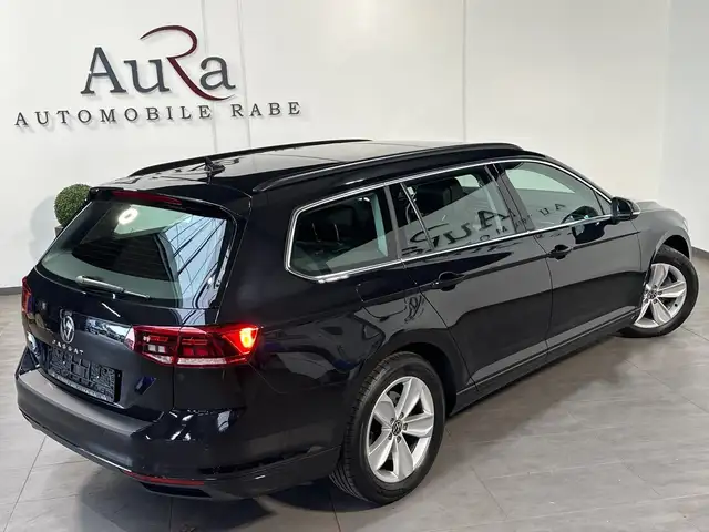 Volkswagen Passat view 5