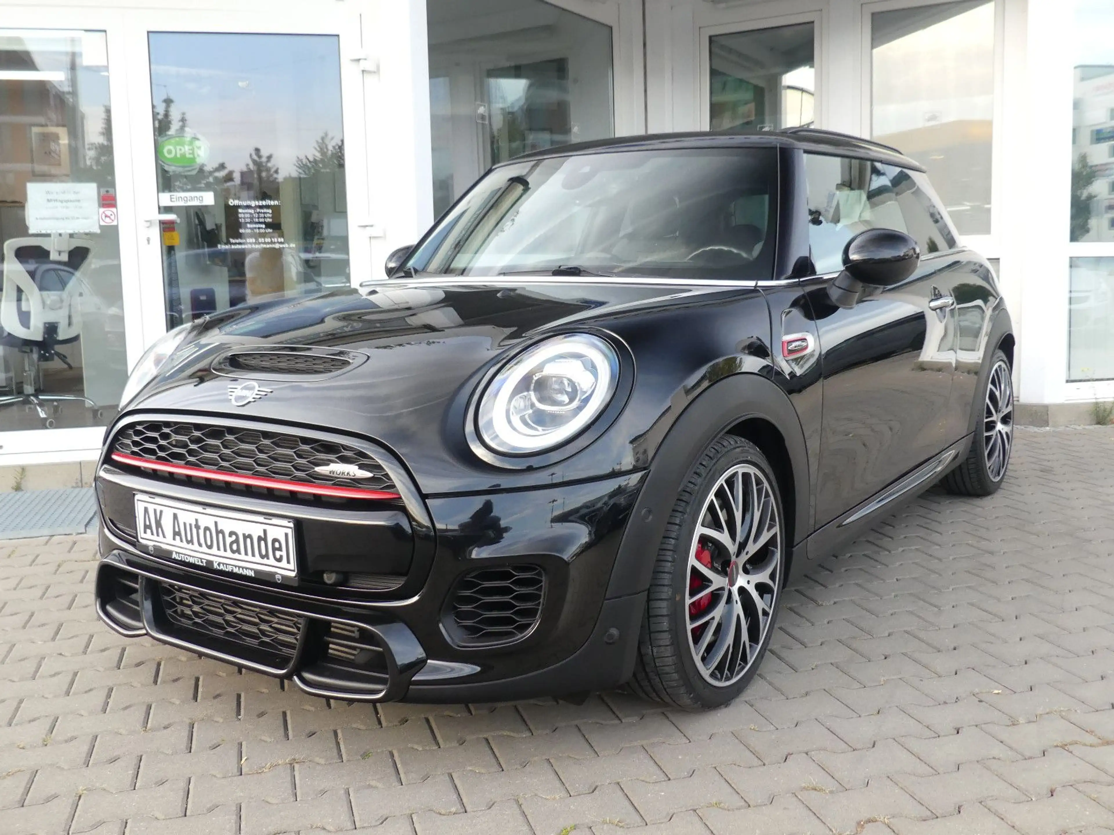MINI John Cooper Works LED ACC HUD Pano Kam. Leder HK