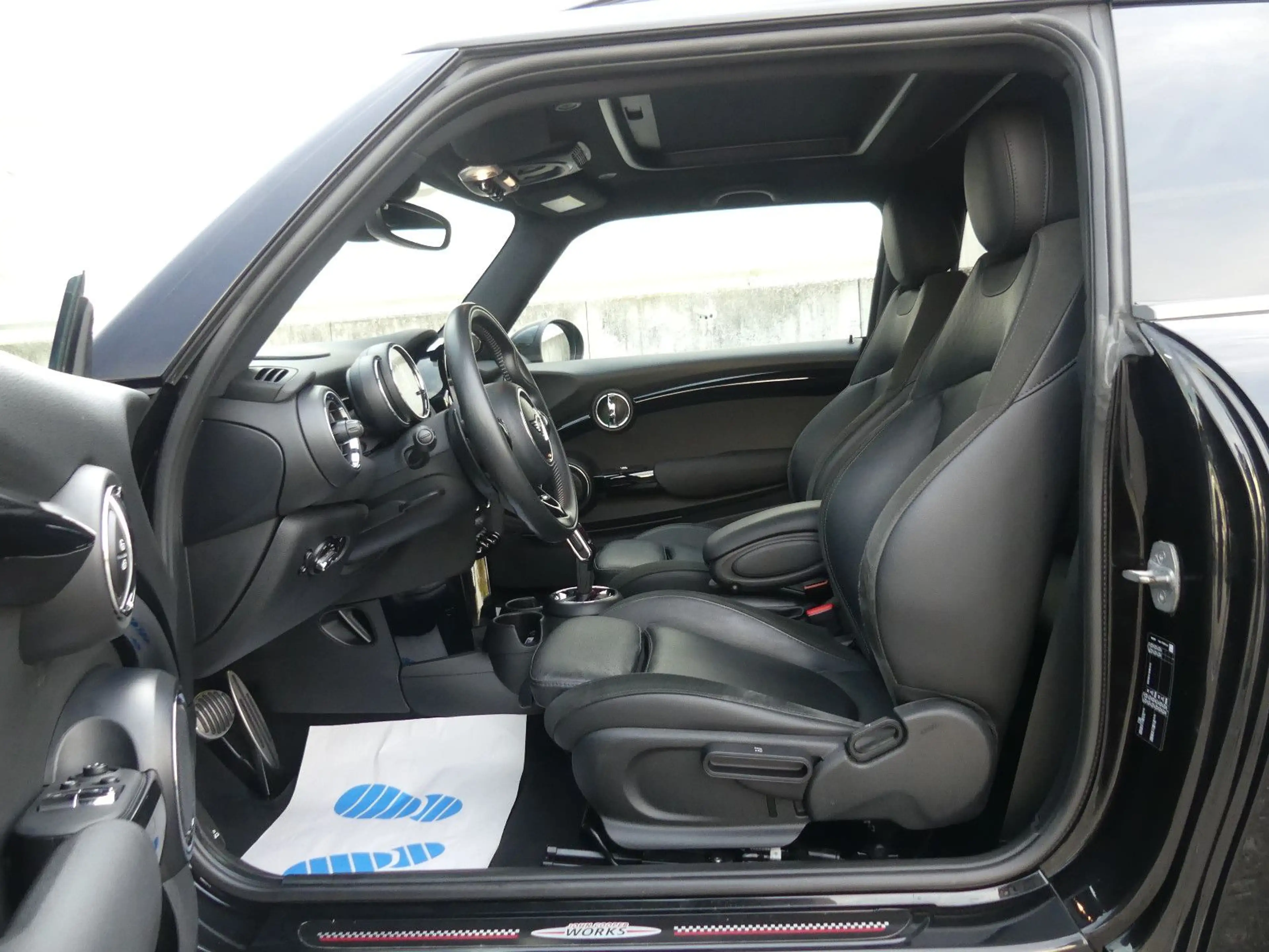 MINI John Cooper Works LED ACC HUD Pano Kam. Leder HK — photo 9