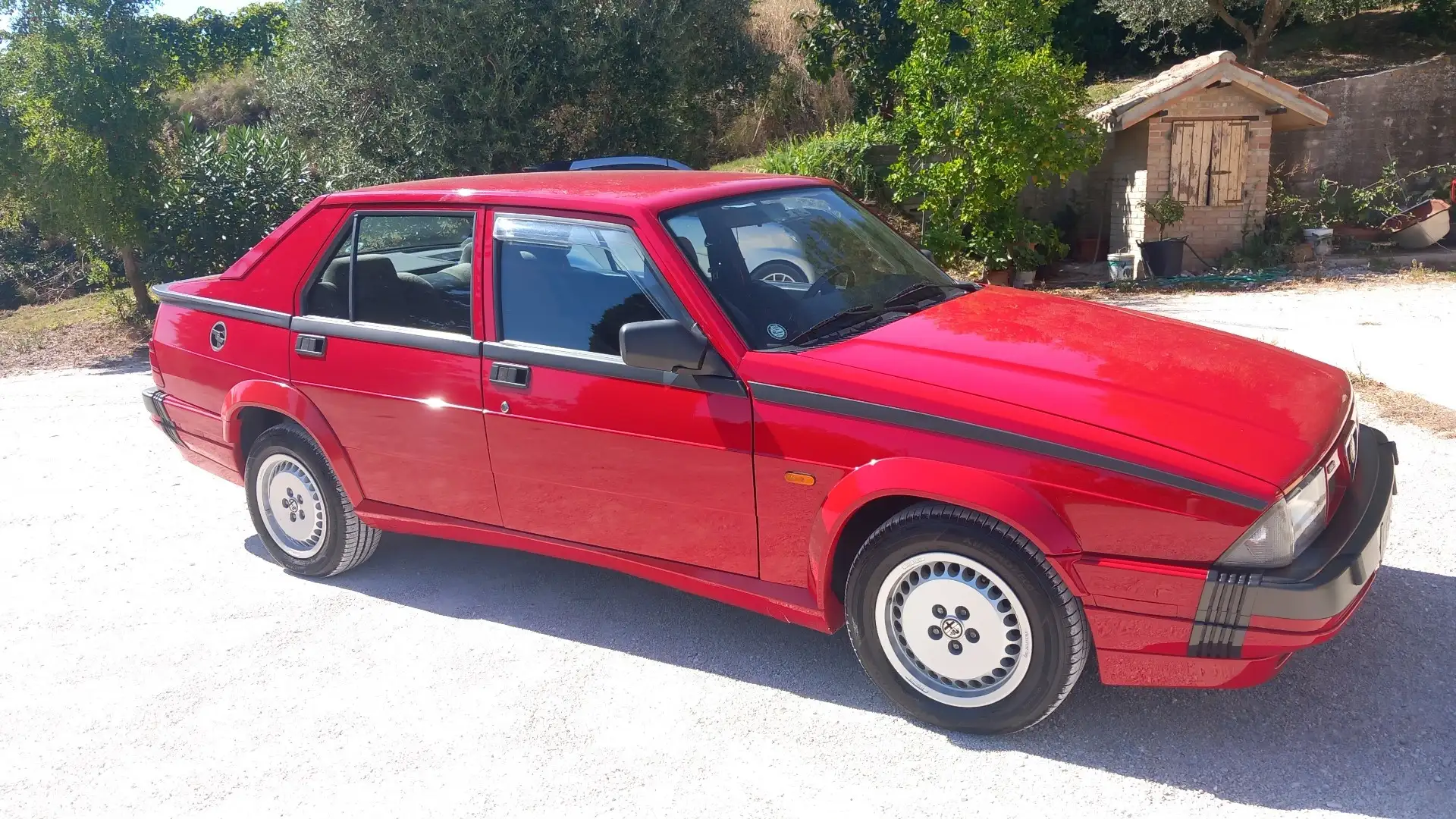 Alfa Romeo 75 1.8t America - 1
