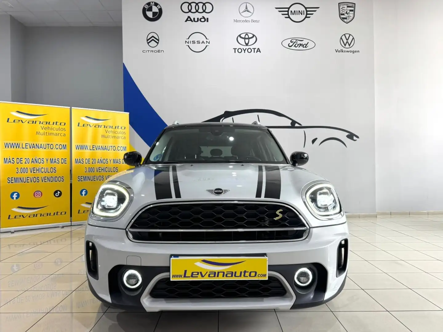 MINI Cooper Countryman SE ALL4 AUT. Gris - 2