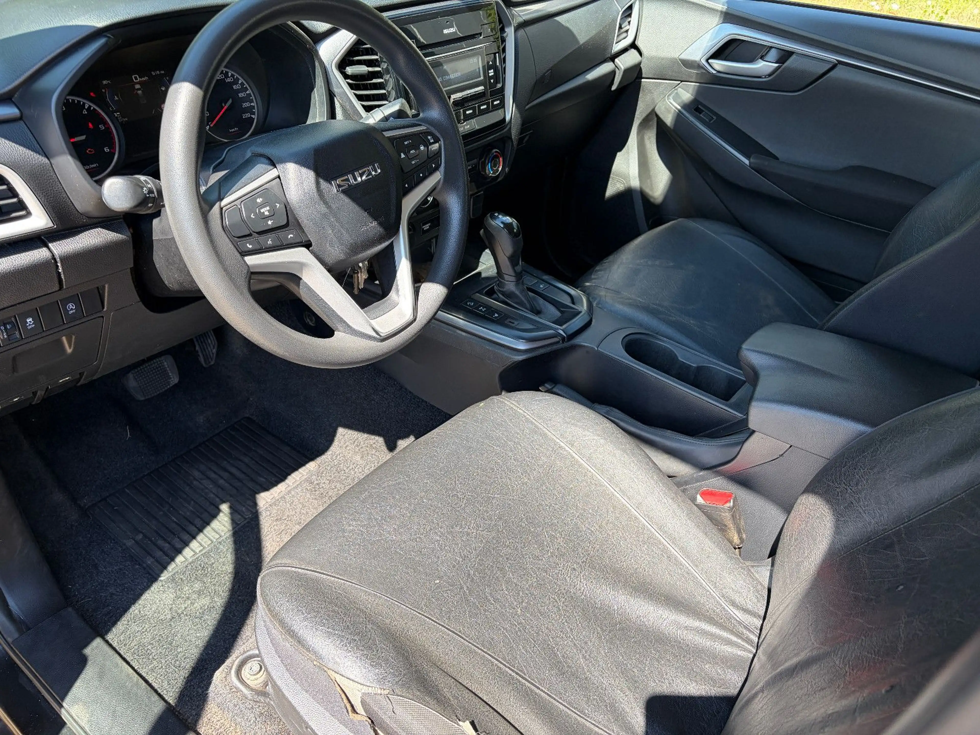 Isuzu D-Max LS Doka Automatik Hardtop — photo 8