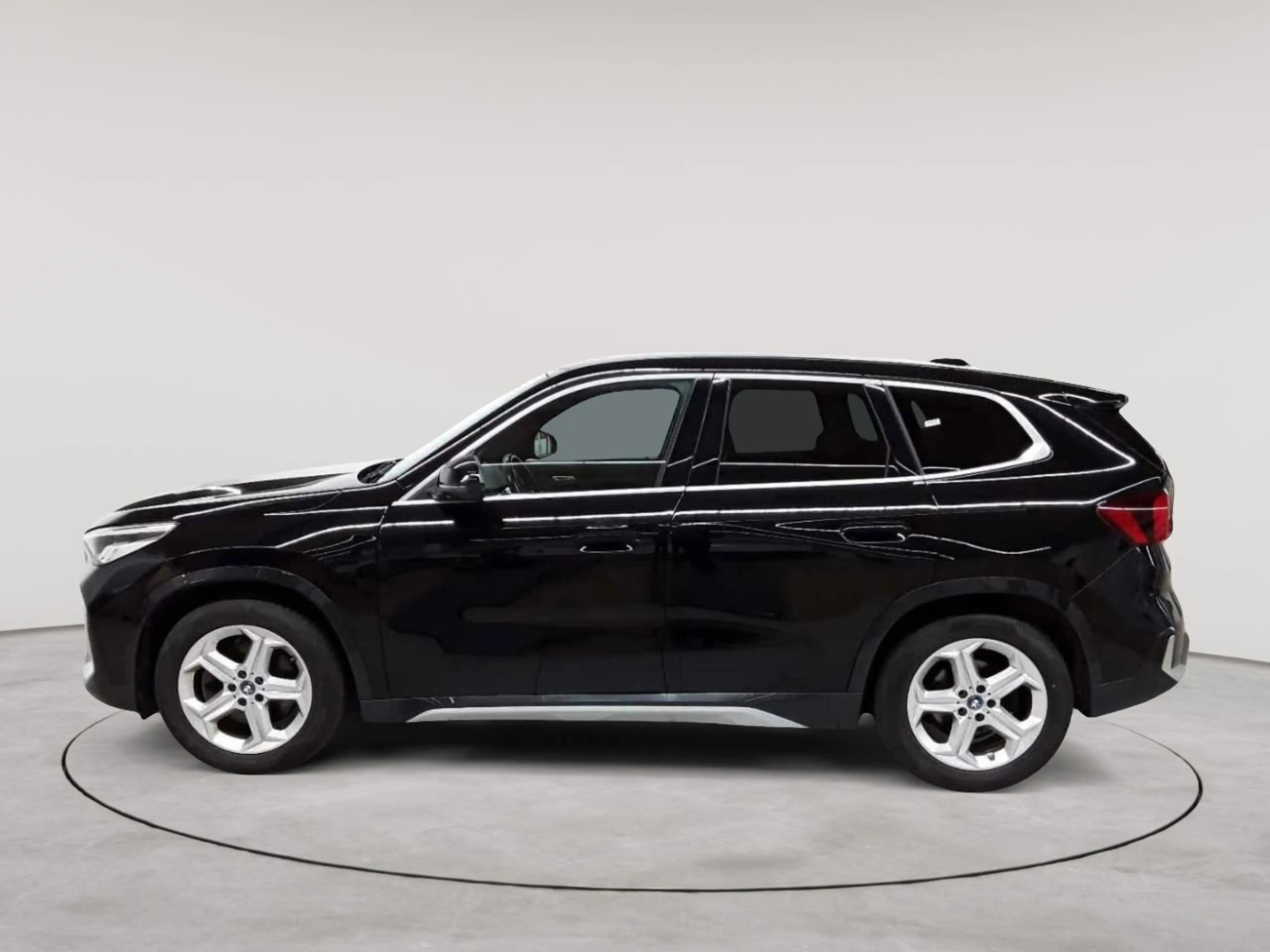 BMW iX1 iX1 xDrive30 xLine Navi Leder AHK — photo 6