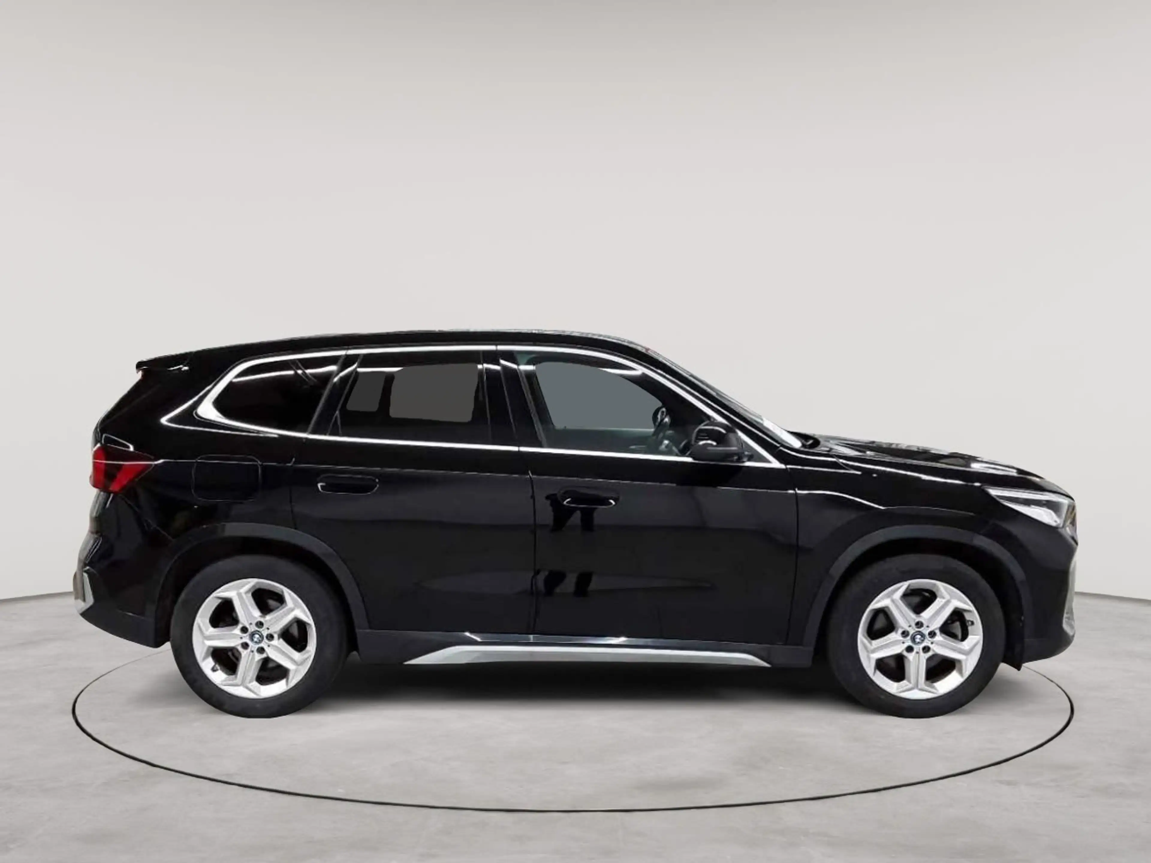 BMW iX1 iX1 xDrive30 xLine Navi Leder AHK — photo 3