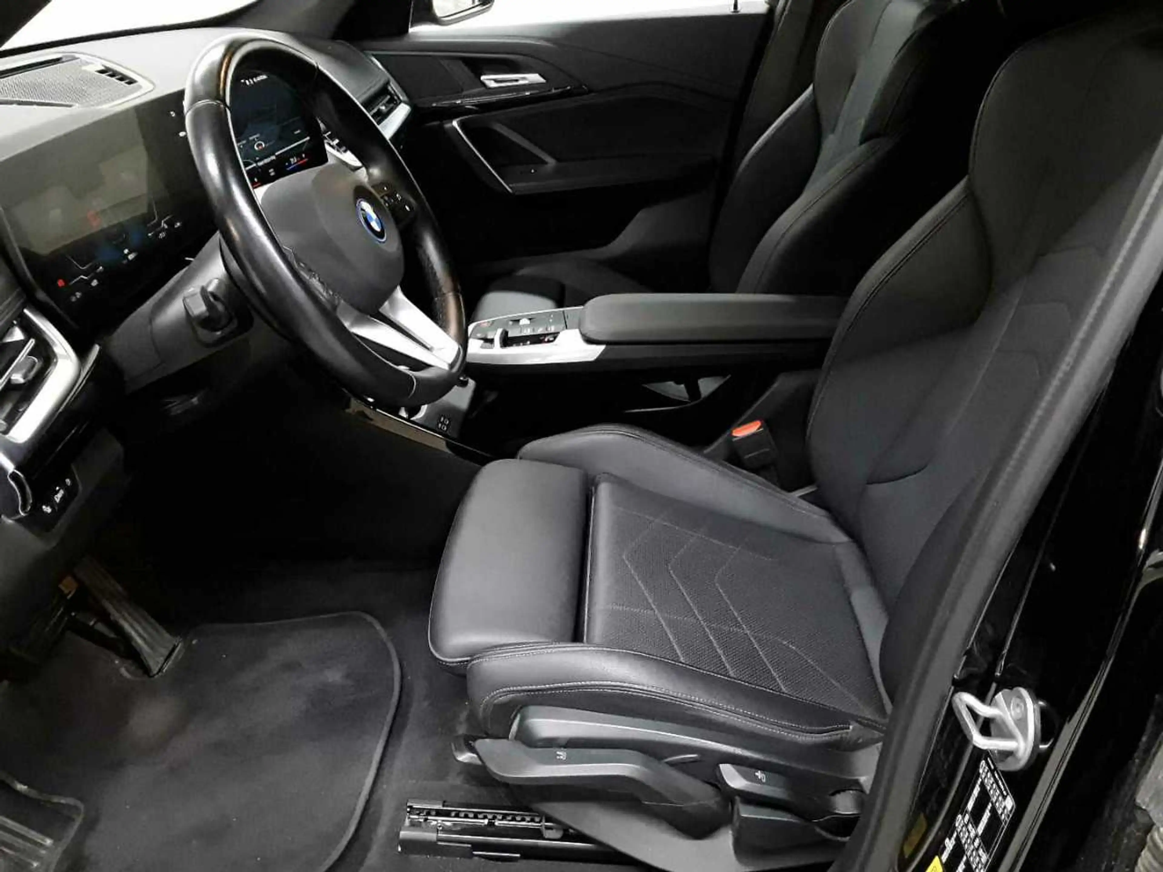 BMW iX1 iX1 xDrive30 xLine Navi Leder AHK — photo 7