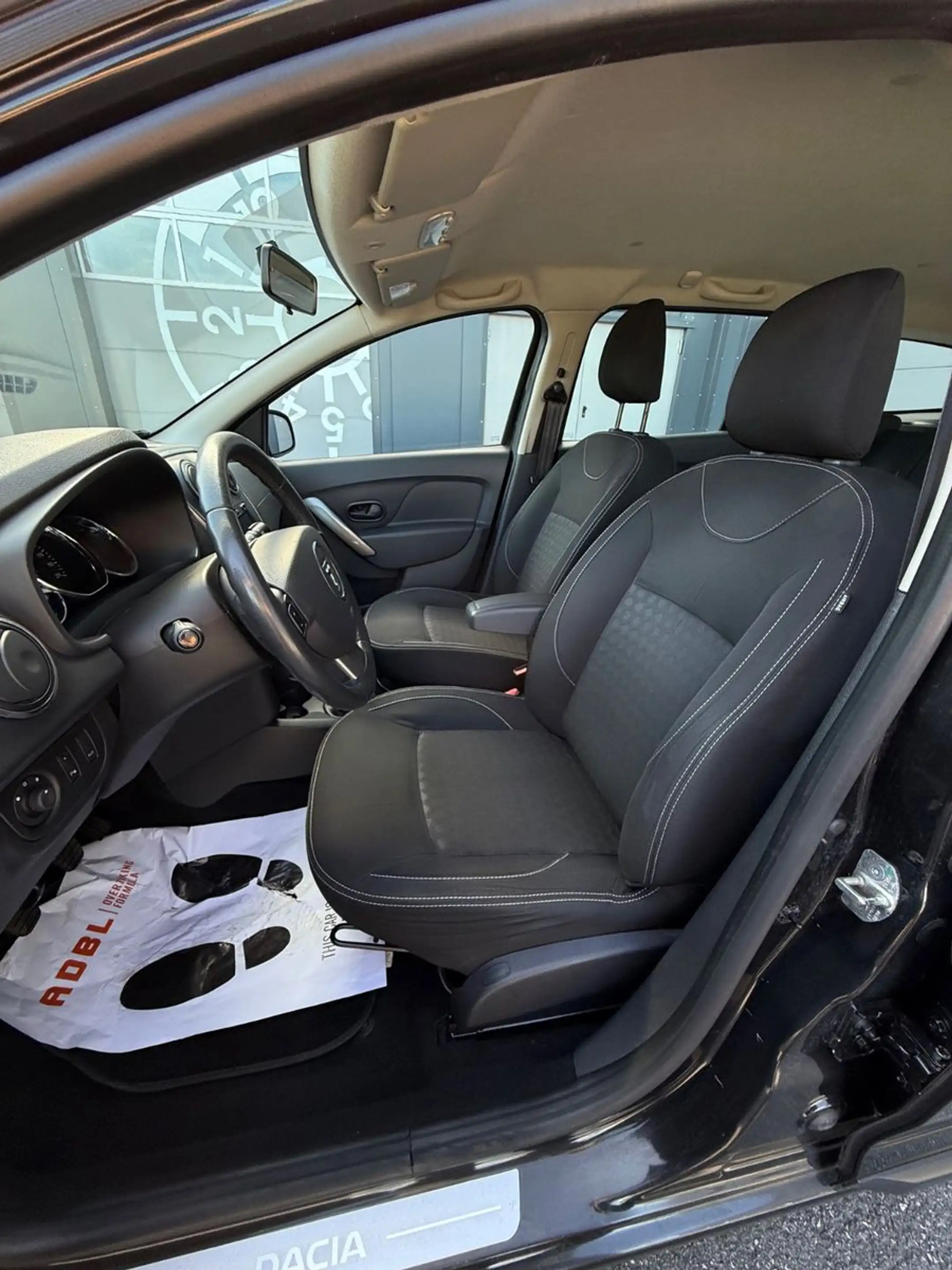 Dacia Logan MCV II Kombi Prestige — photo 8