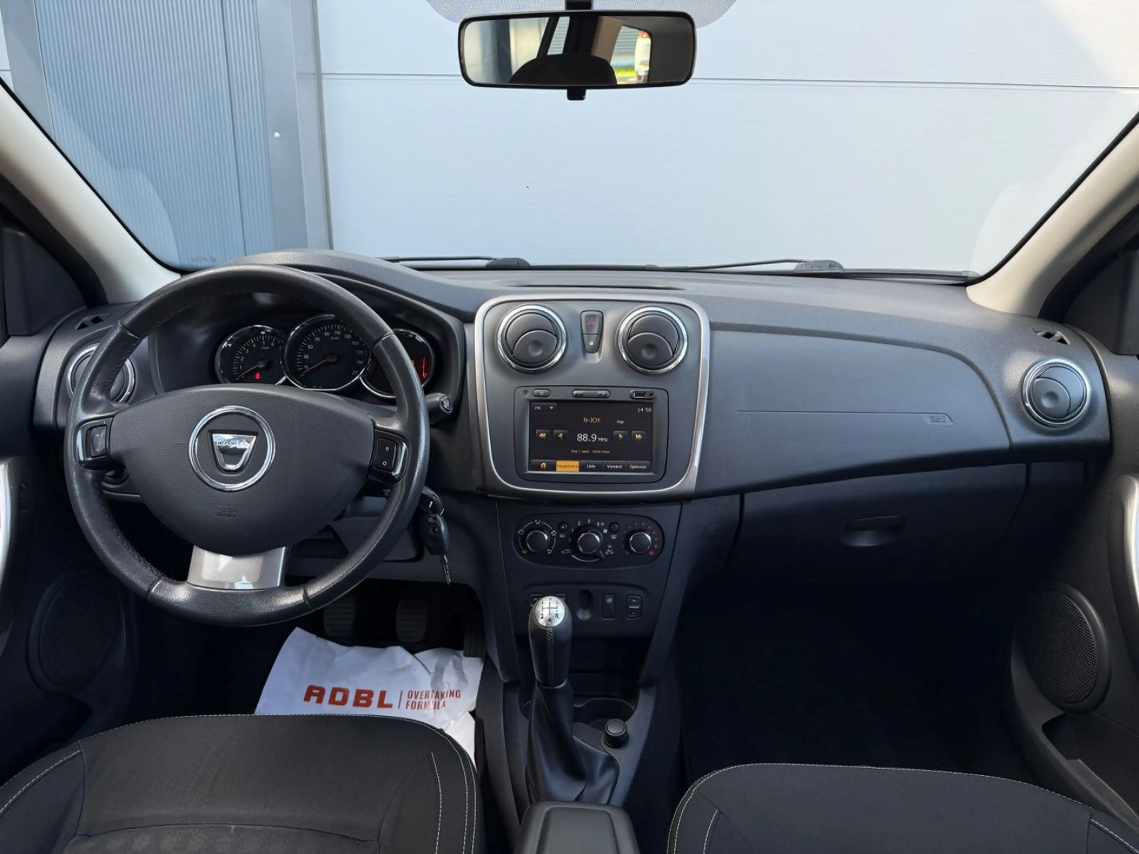 Dacia Logan MCV II Kombi Prestige — photo 14