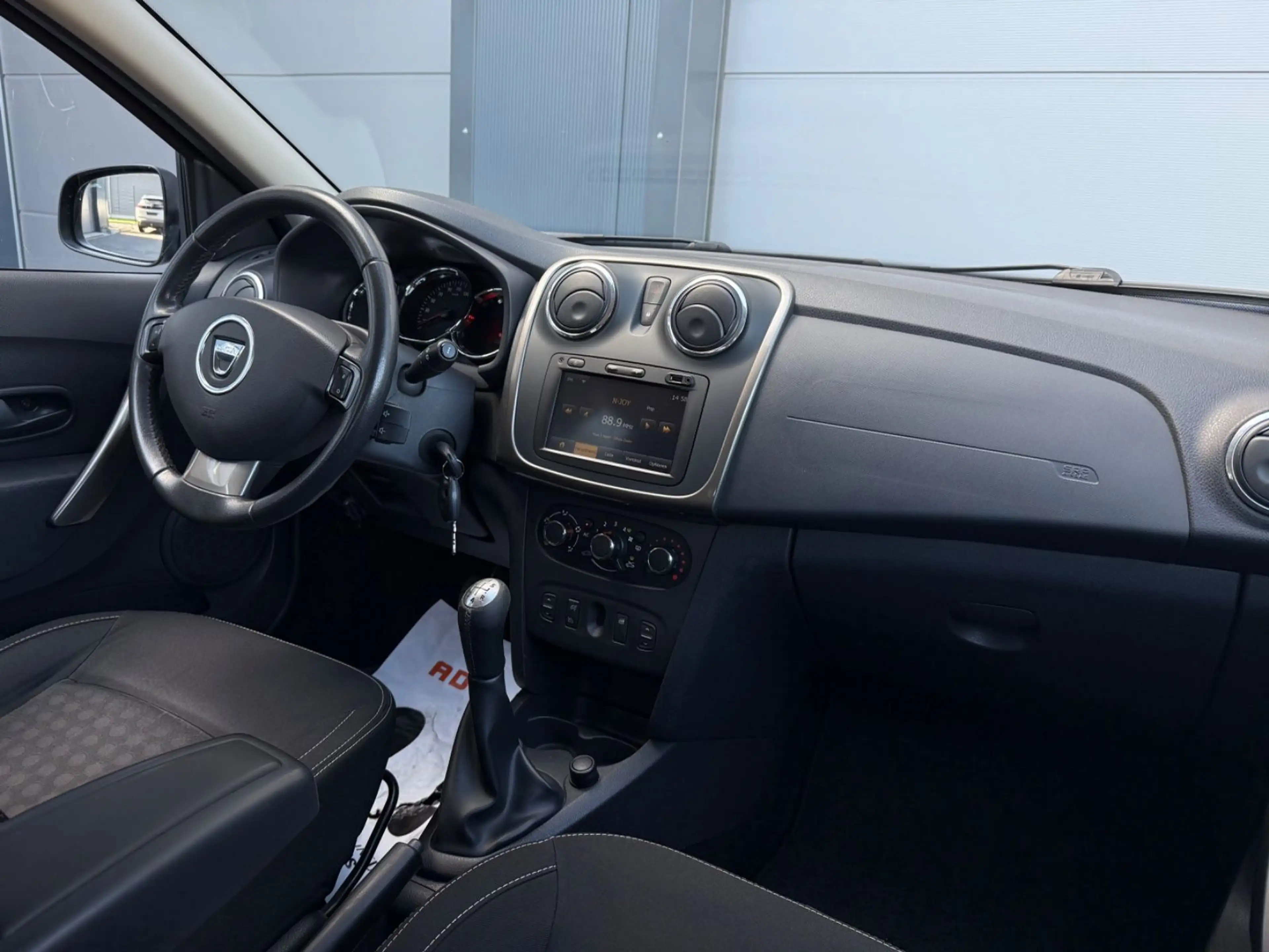 Dacia Logan MCV II Kombi Prestige — photo 13