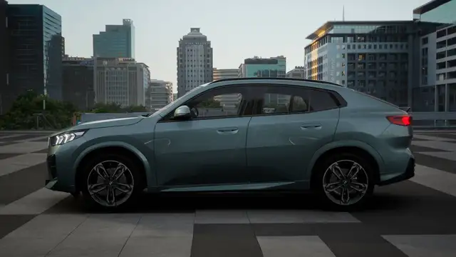 BMW X2 view 4