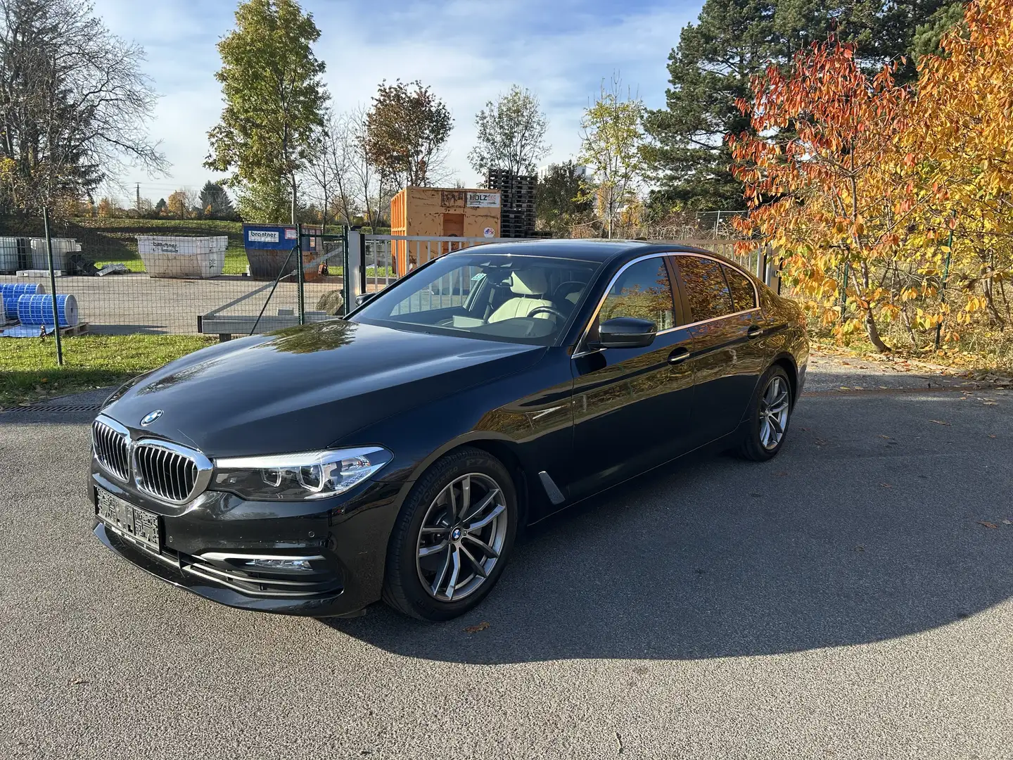 BMW 520 520d Aut. Schwarz - 1