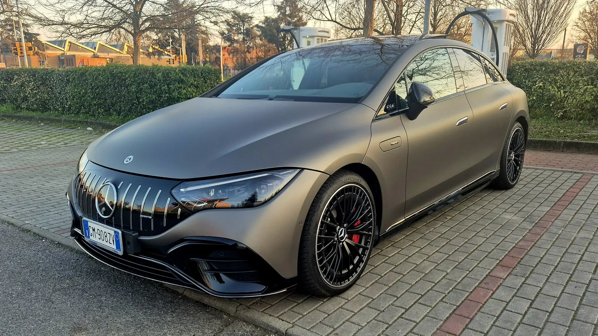 Mercedes-Benz EQE 43 AMG Premium Plus 4matic - 1