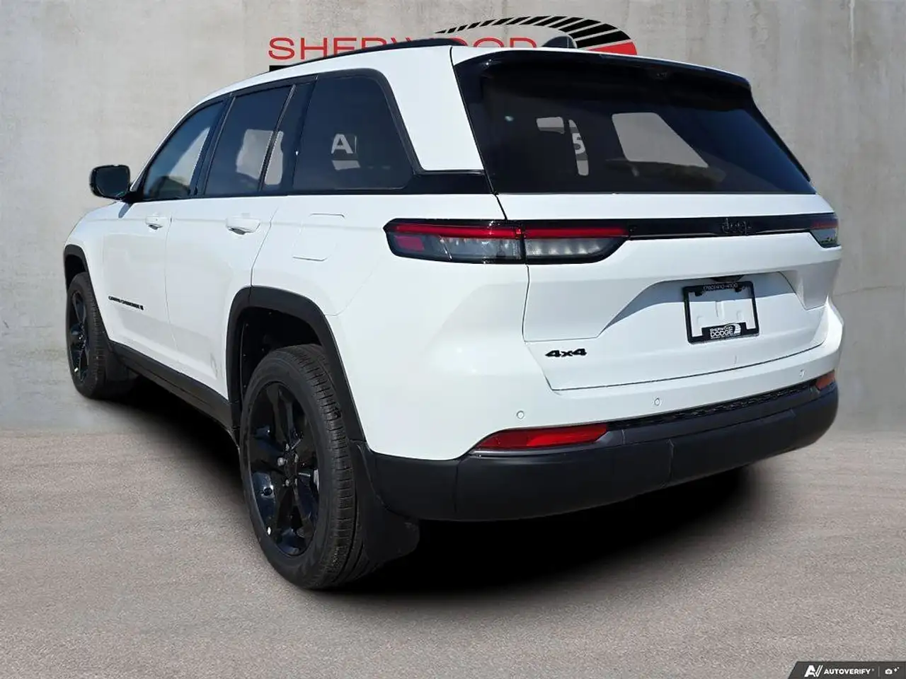 Jeep Grand Cherokee photo Jeep Grand Cherokee
