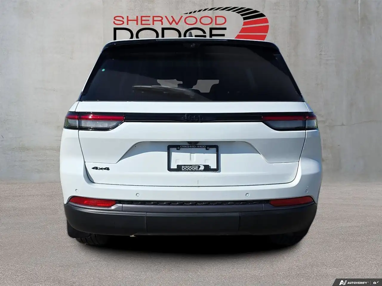 Jeep Grand Cherokee photo Jeep Grand Cherokee