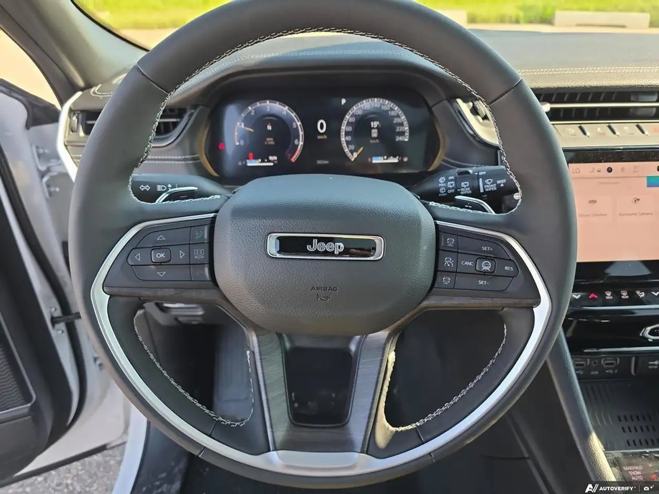 Jeep Grand Cherokee photo Jeep Grand Cherokee