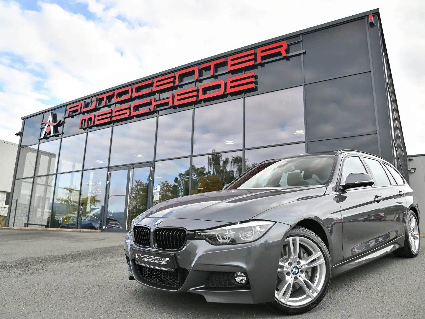 BMW 340 Touring xDrive M Sport Shadow HUD* Pano* Grau - 1