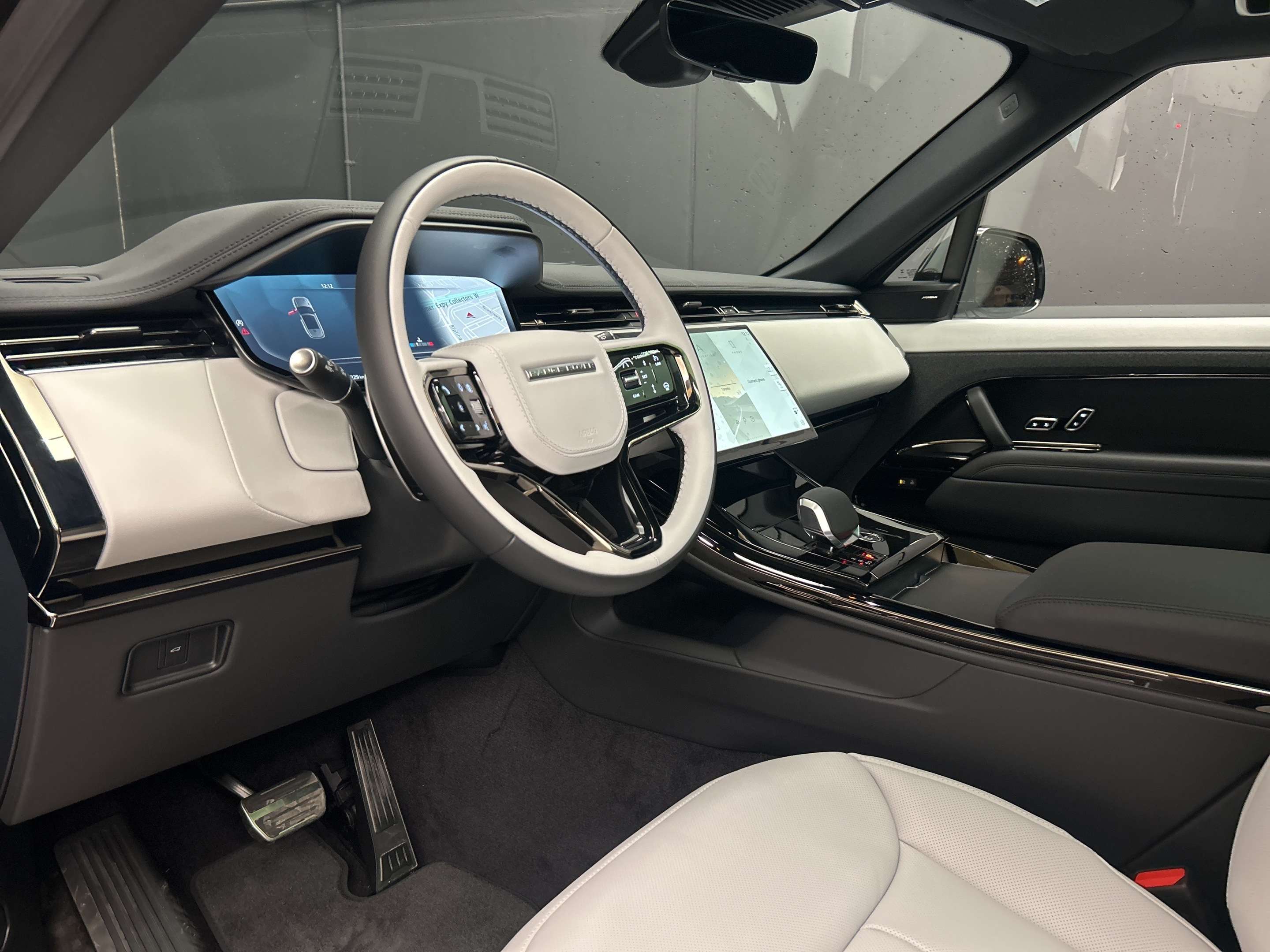 2026 Land Rover Range Rover Sport Dynamic SE thumb 7