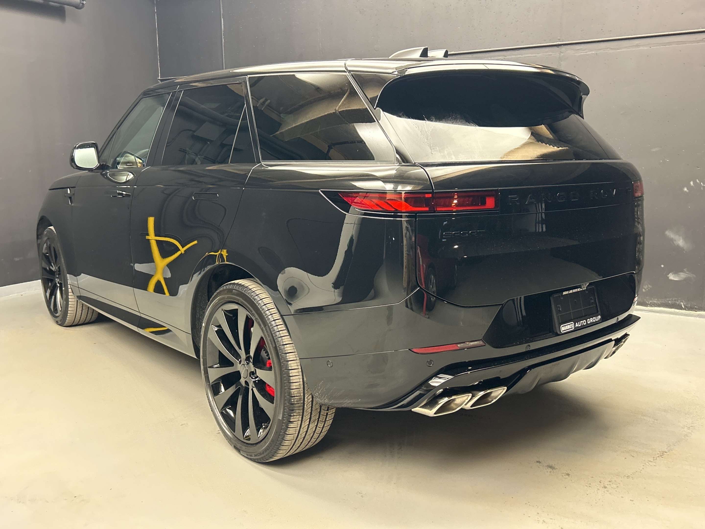2026 Land Rover Range Rover Sport Dynamic SE alt 5