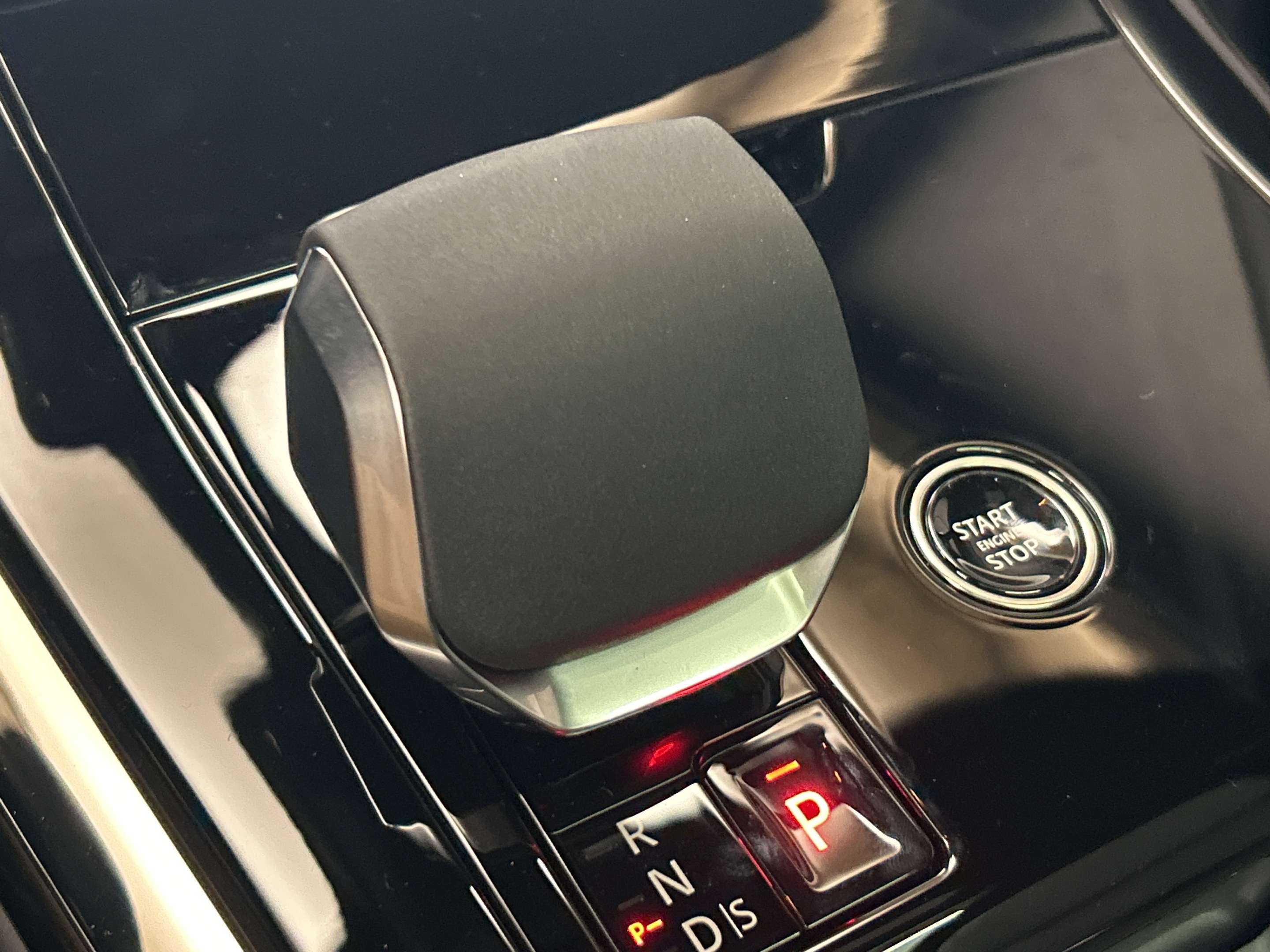 2026 Land Rover Range Rover Sport Dynamic SE thumb 13