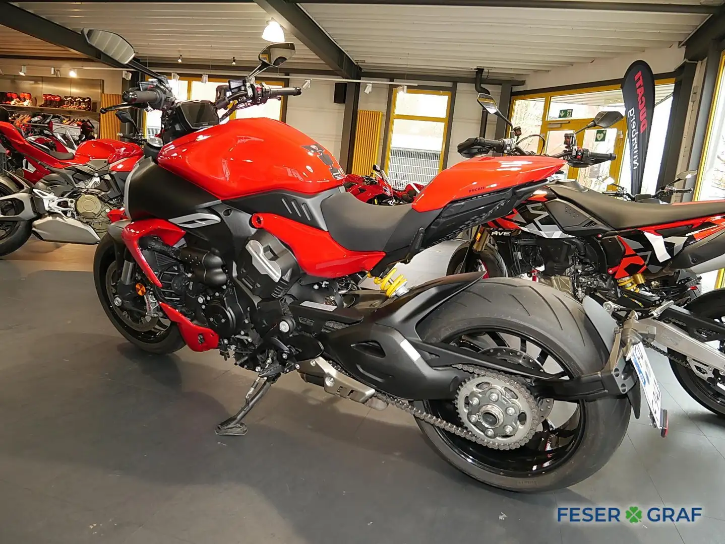 Ducati Diavel V4- wenig km Rojo - 2