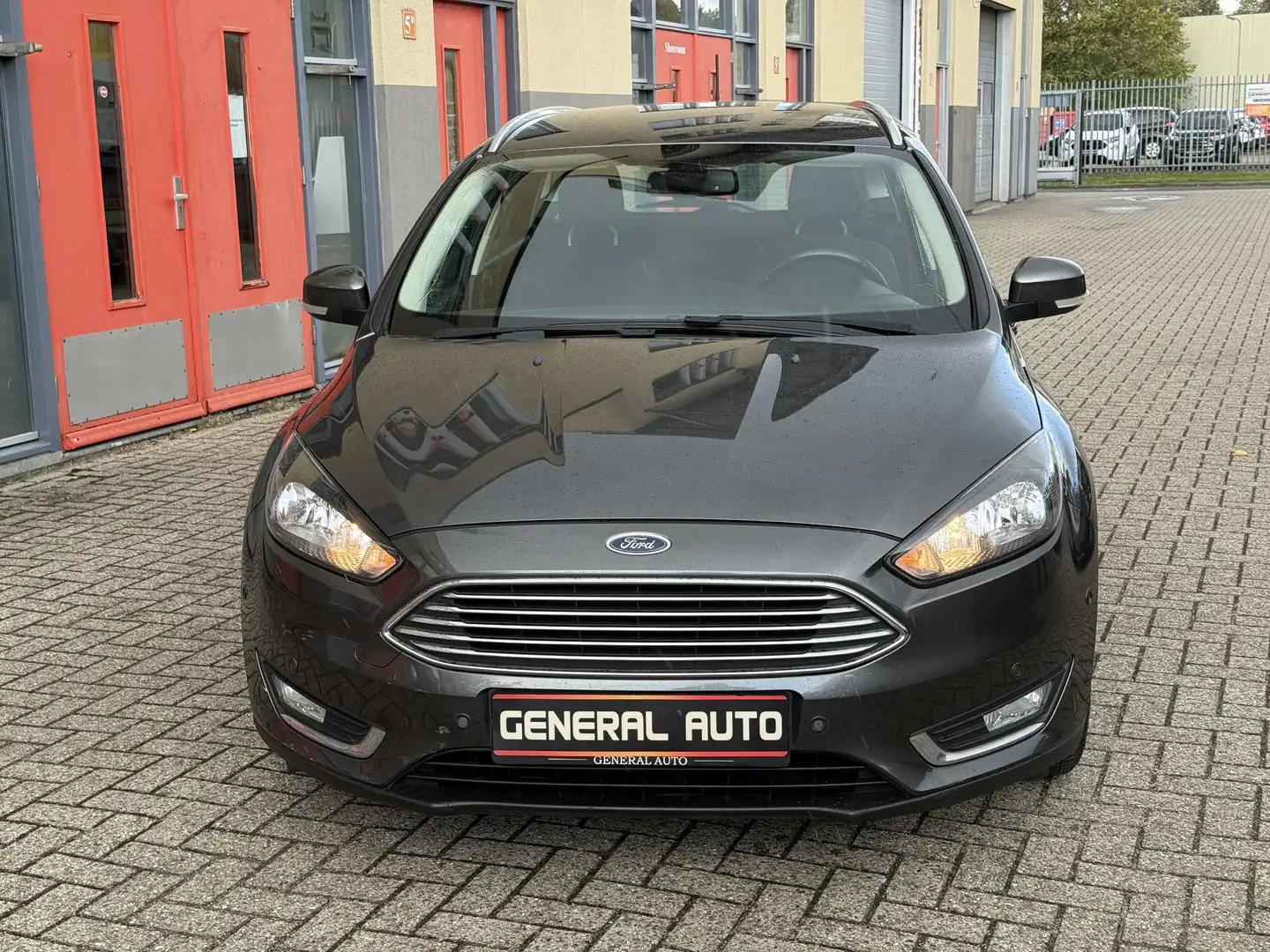 Ford Focus Wagon 1.0 Titanium, NAVI, Nieuwe DistributieRiem Gris - 2