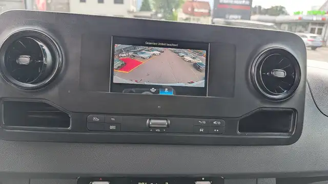 Mercedes-Benz Sprinter view 13