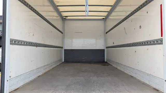 Mercedes-Benz Sprinter view 8