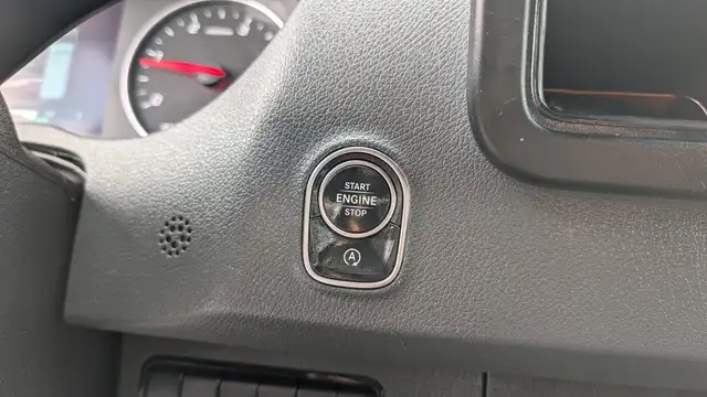 Mercedes-Benz Sprinter view 15