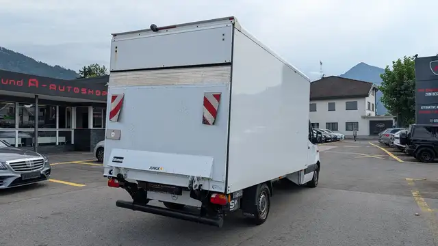Mercedes-Benz Sprinter view 5
