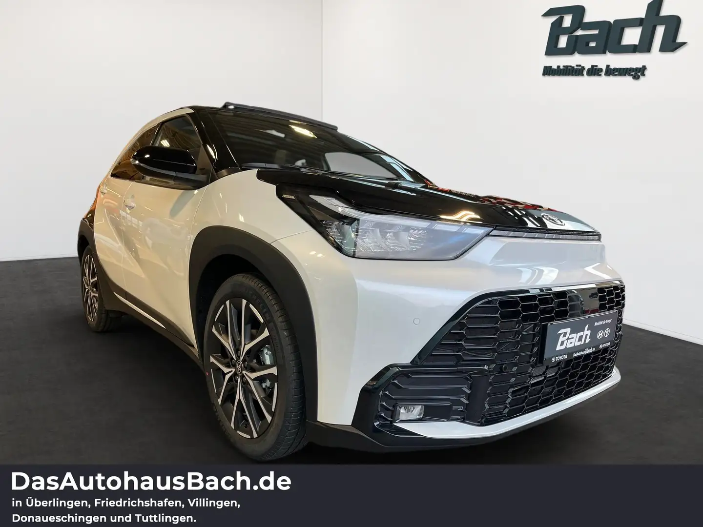 Toyota Aygo X 1.5 Hybrid GR SPORT Faltdach+JBL AUT Weiß - 2