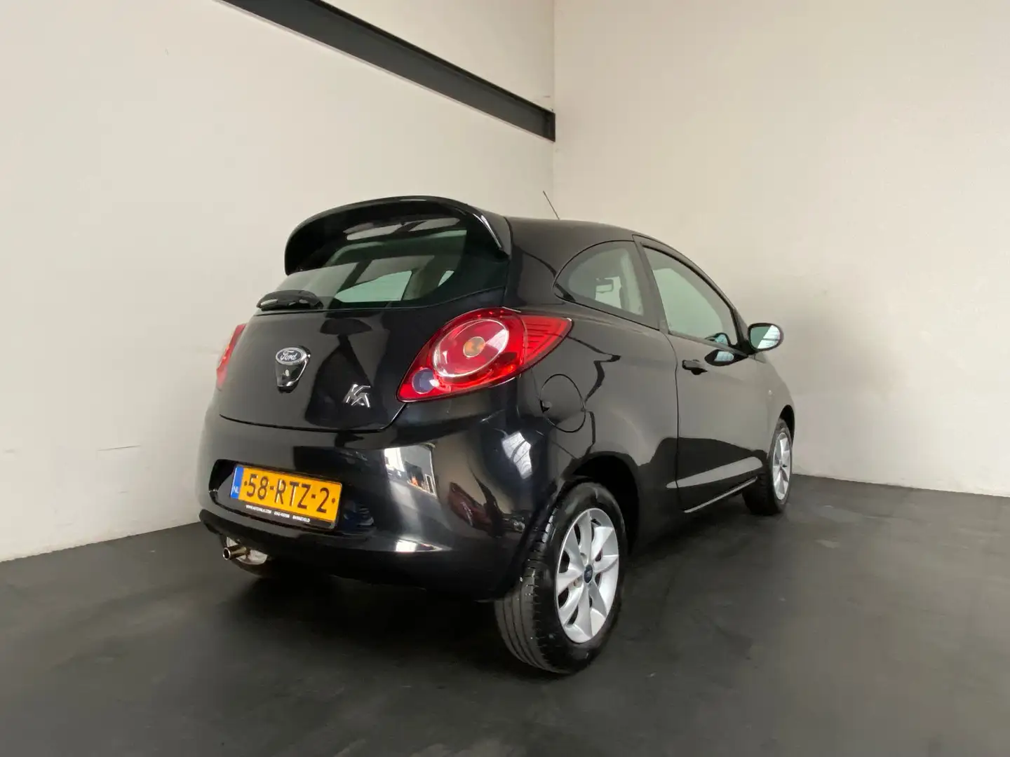 Ford Ka/Ka+ 1.2 Cool & Sound start/stop Černá - 2