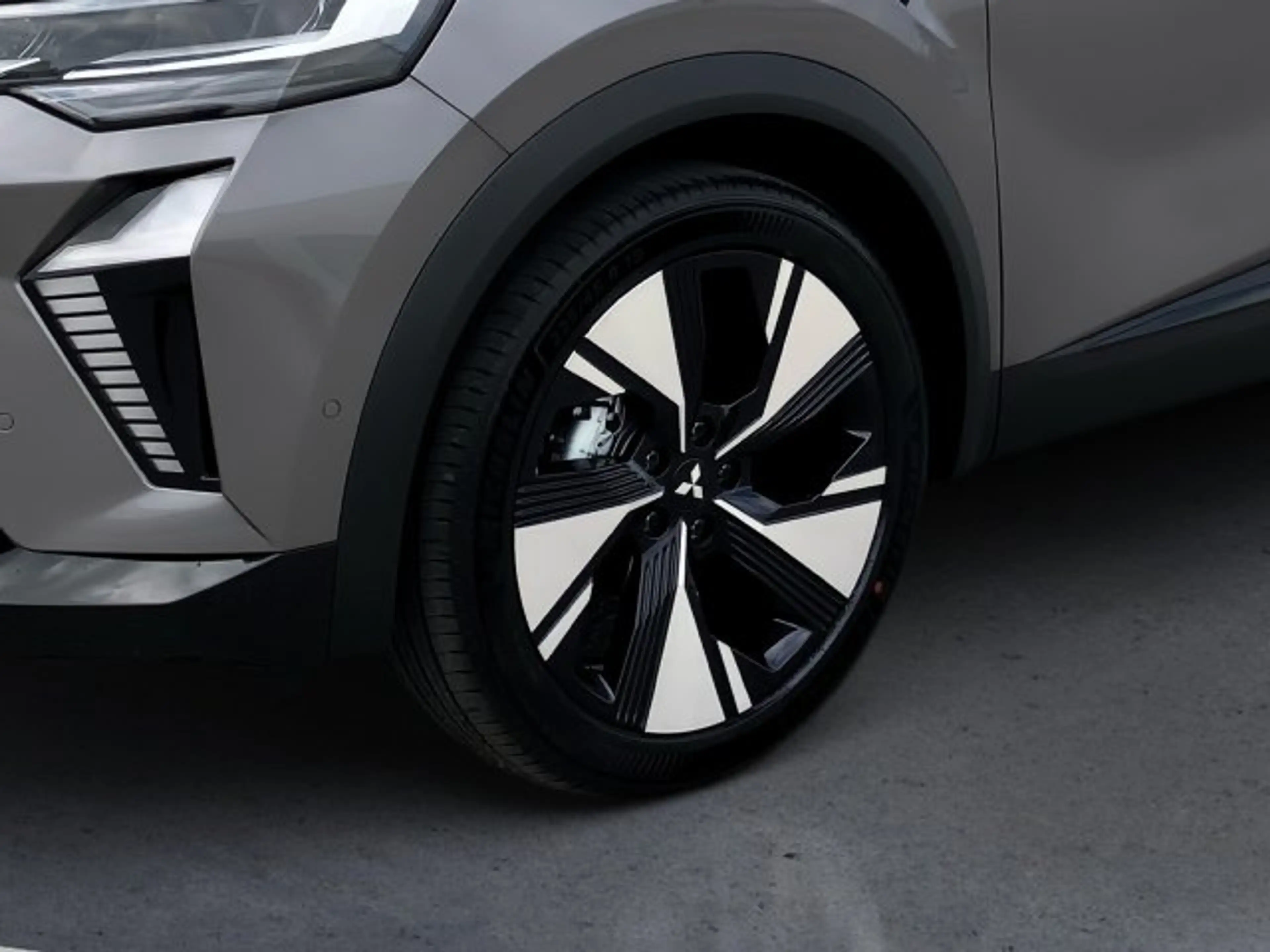 Mitsubishi Grandis 1,3 Petrol Intense S+C+T 26 — photo 8