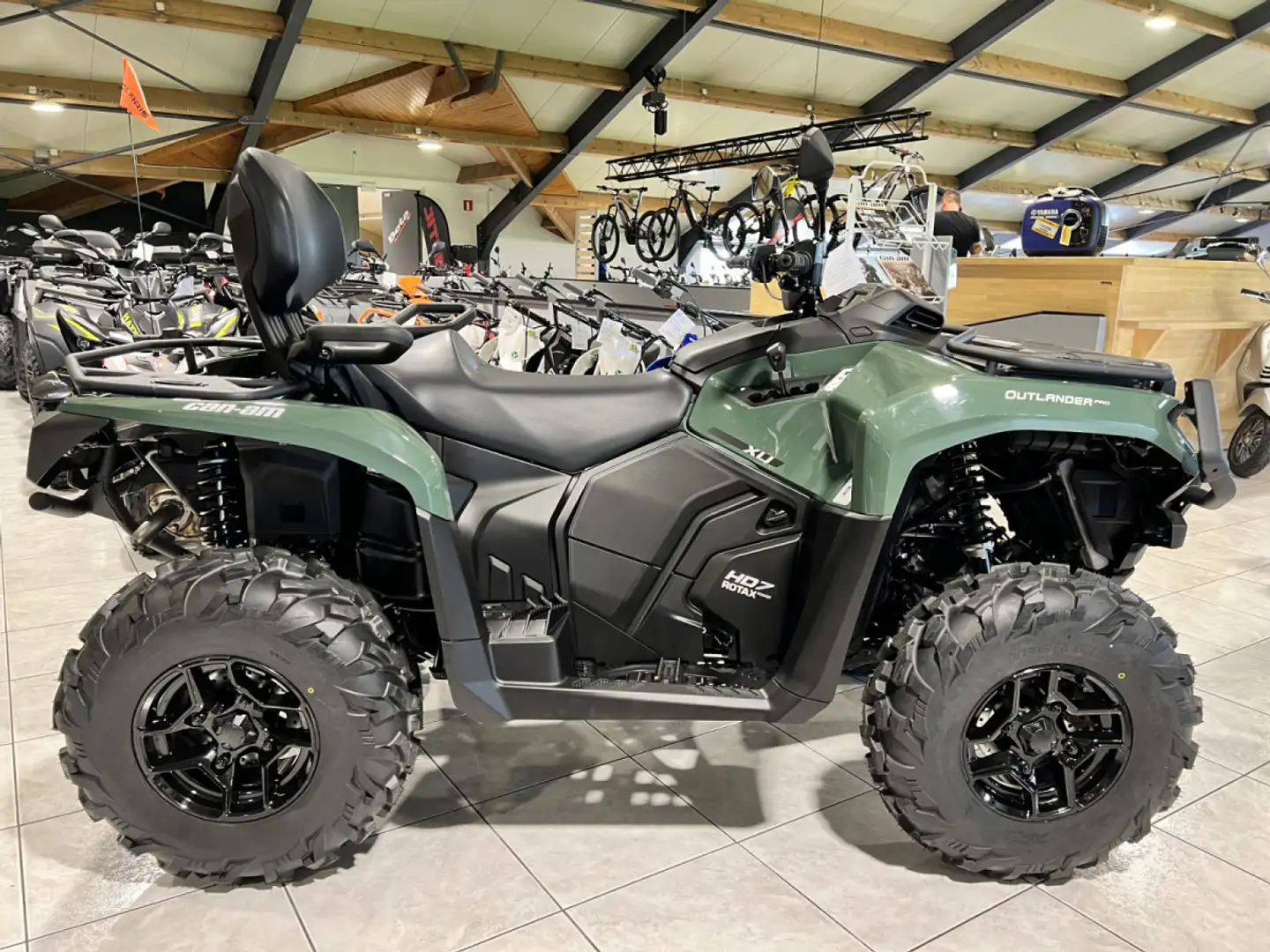 Can-Am Outlander Pro MAX XU T HD7  T3B 60 km/h Zöld - 1