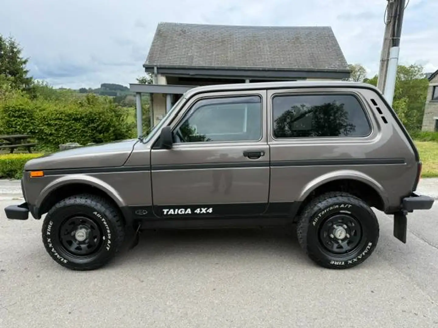 Lada Niva Niva TAUGA 4X4 Braun - 2