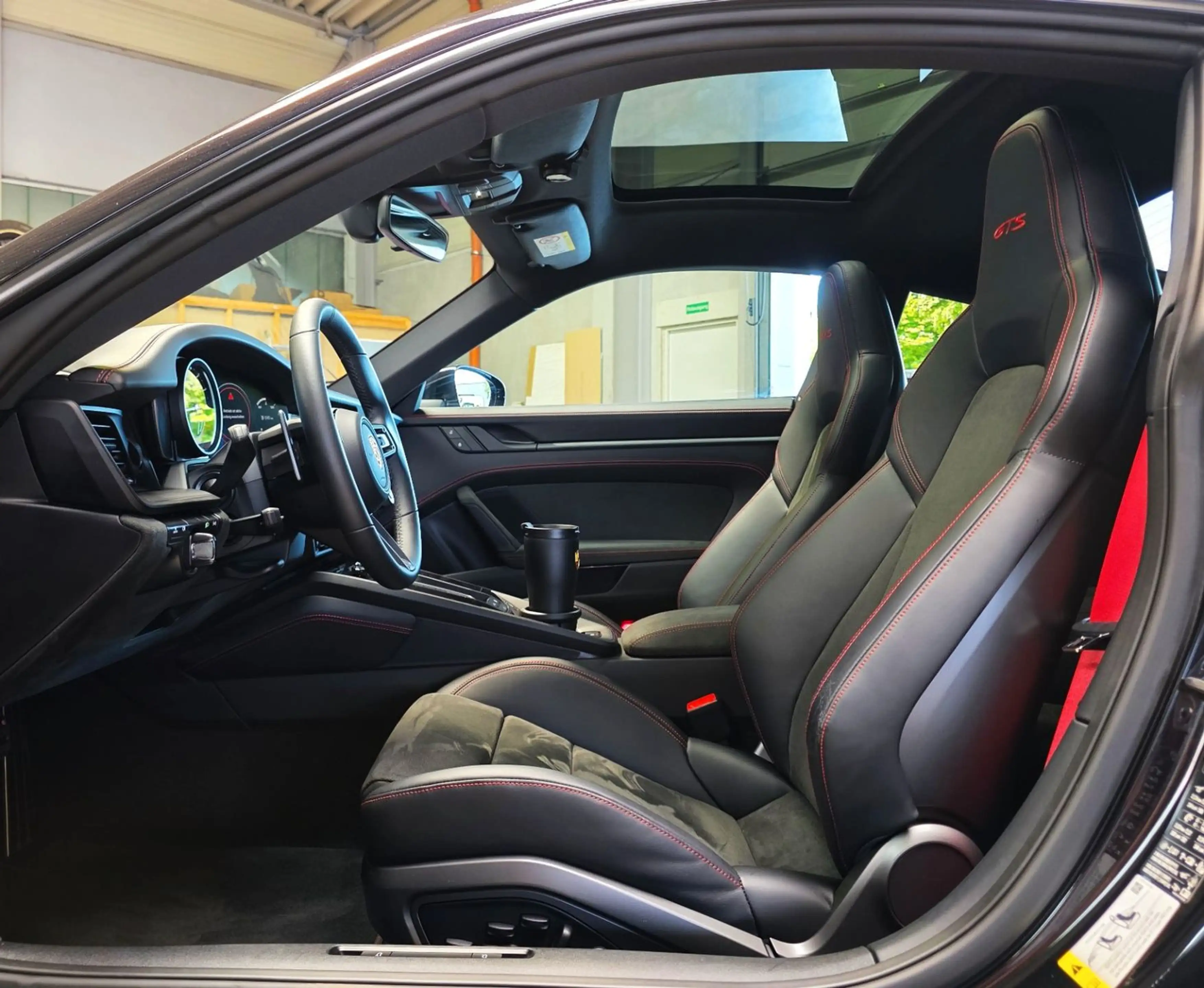 Porsche 911 Carrera GTS 360° Pano 3JahrePorscheGarantie! — photo 11