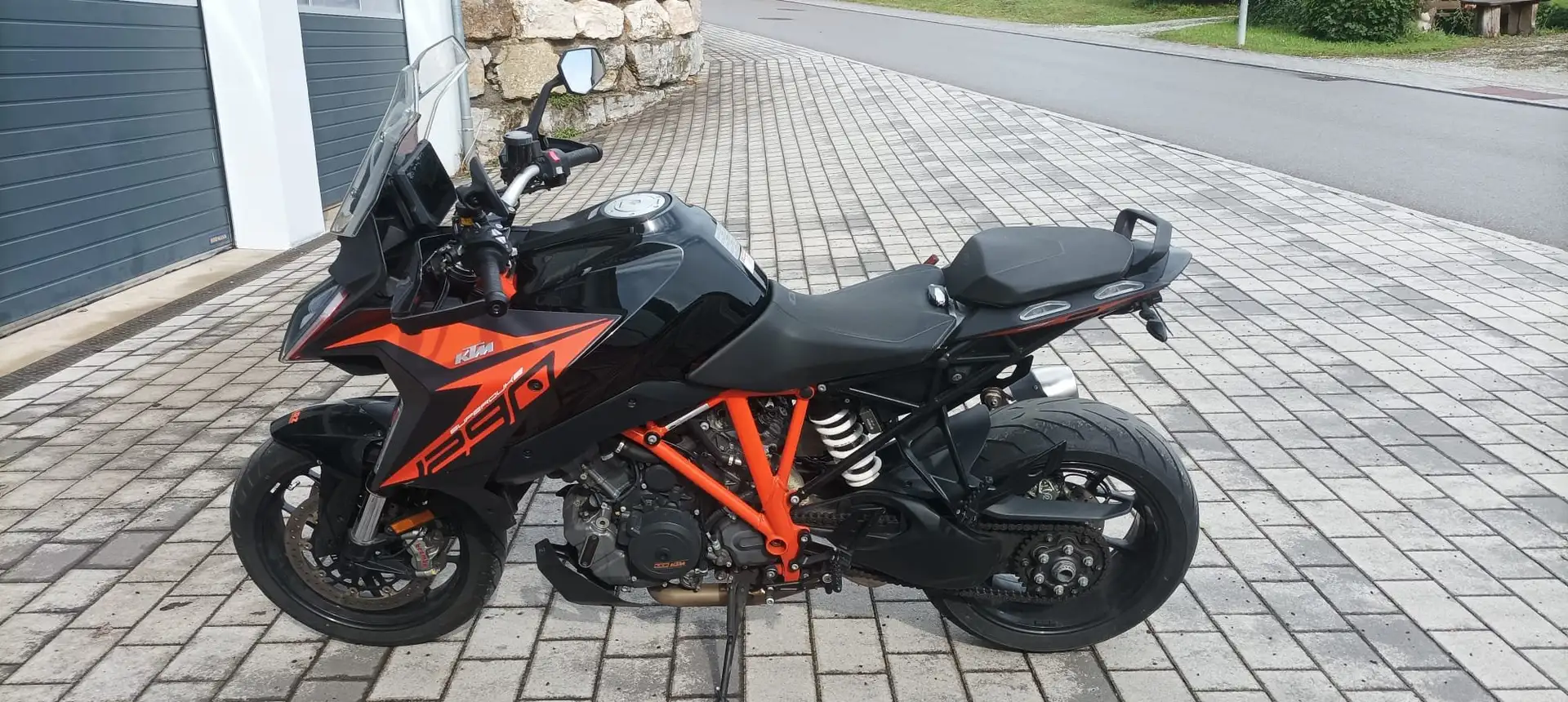 KTM 1290 Super Duke GT KTM 1290 Super Duke GT Facelift erst 5.300 KM Orange - 1