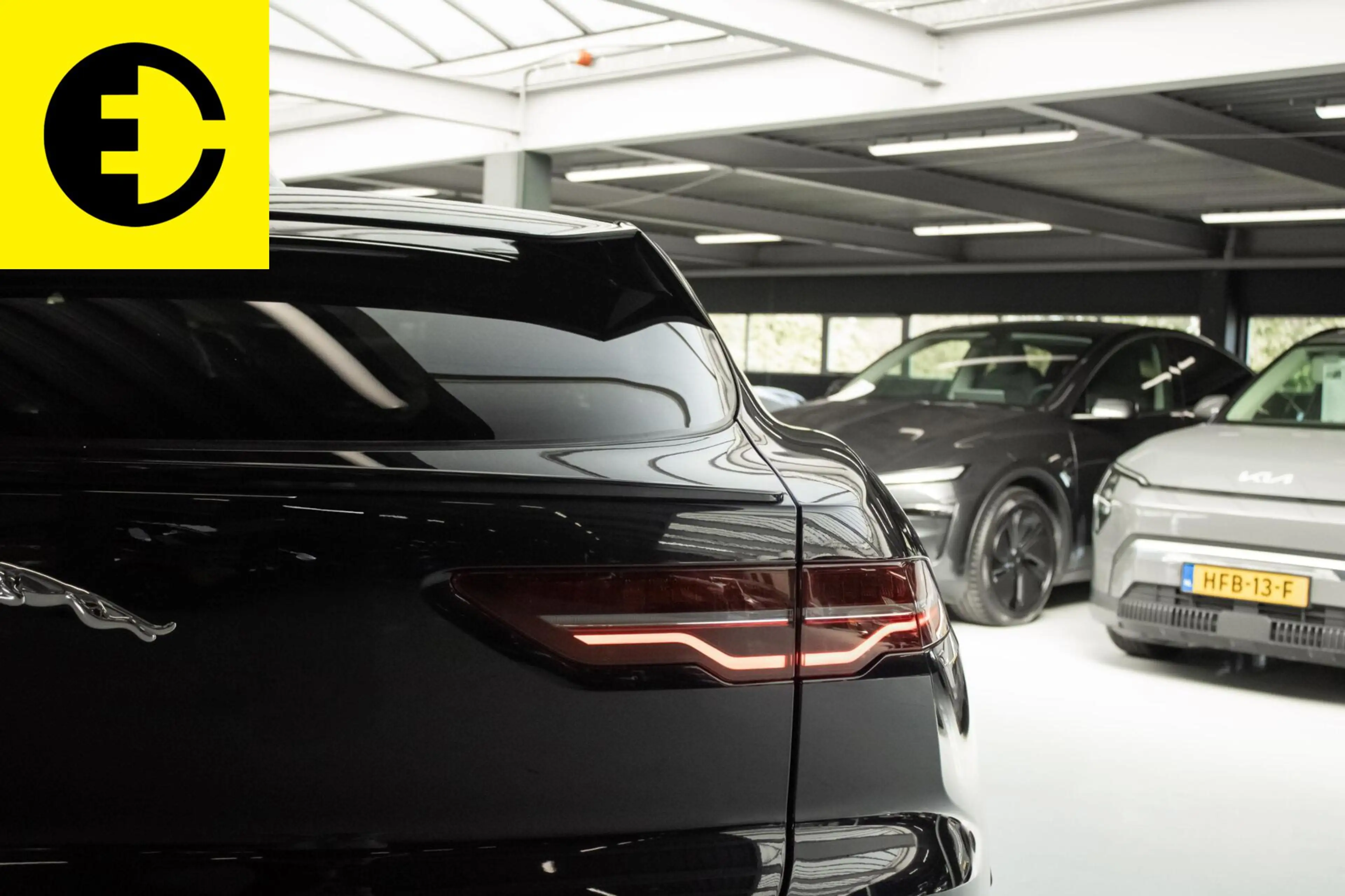 Jaguar I-Pace EV400 S 90 kWh |SOH 79.9% | Stoelverkoeling | Pano — photo 15