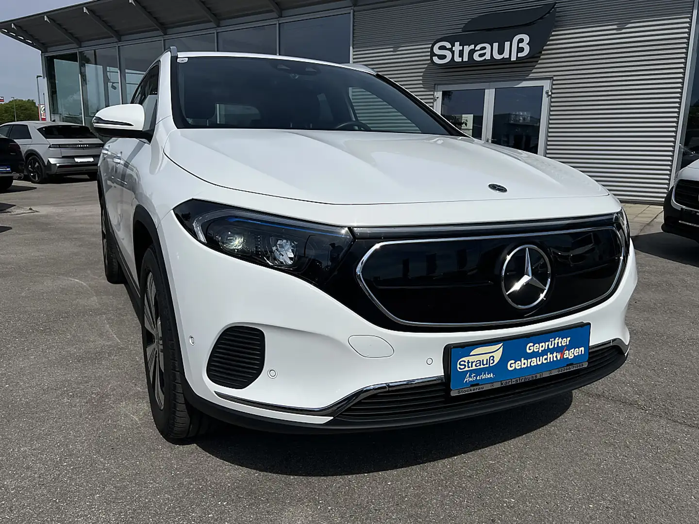 Mercedes-Benz EQA 250 Aut. Weiß - 1