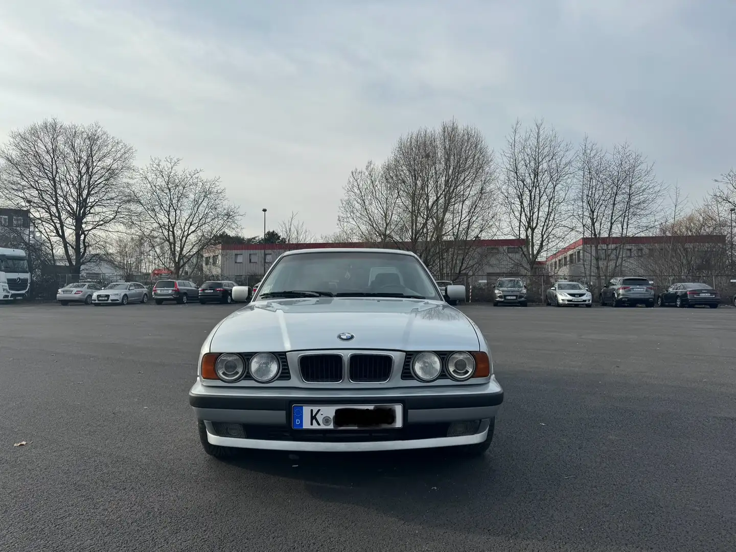 BMW 520 520i E34 srebrna - 2