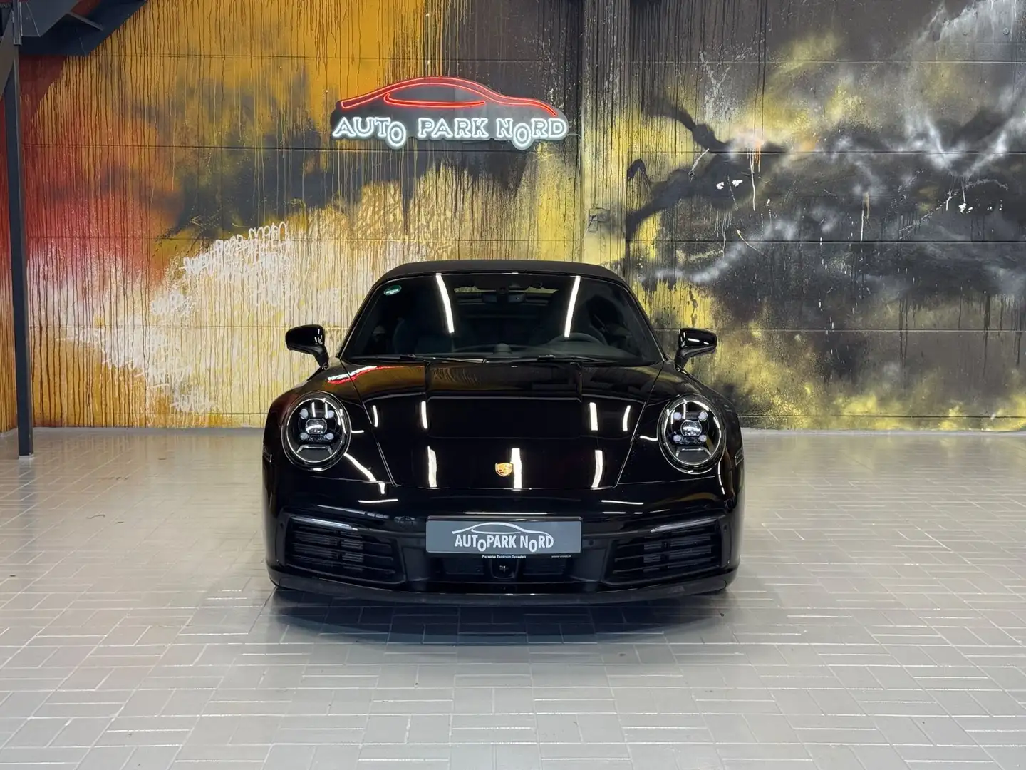 Porsche 992 Carrera Cabrio PDK~KAMERA~ACC~SPORT CHRONO Zwart - 2
