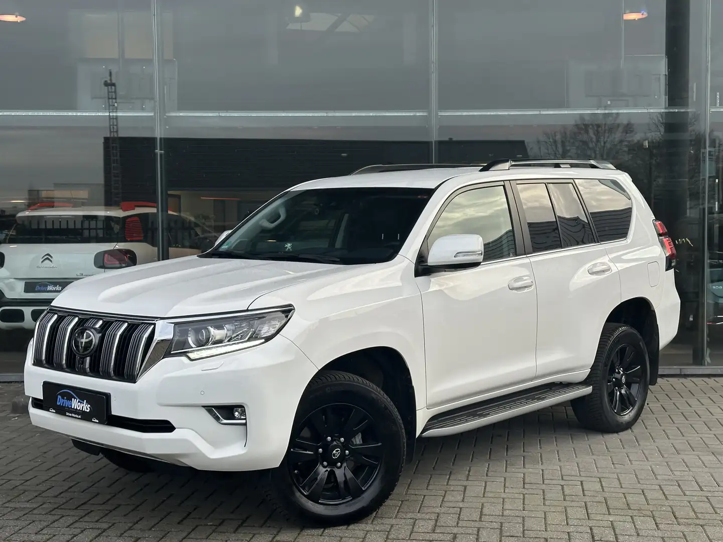 Toyota Land Cruiser 2.8 D-4D-F Luxery | Leather | Like New | 360 View Weiß - 1