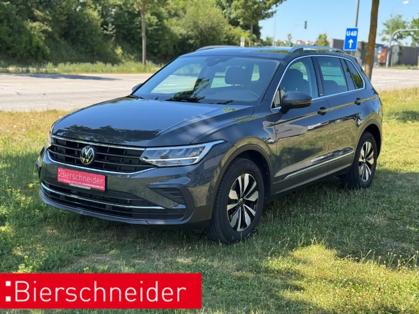 Volkswagen Tiguan 2.0 TDI DSG Move LED NAVI AHK ACC PARKASS Grau - 1