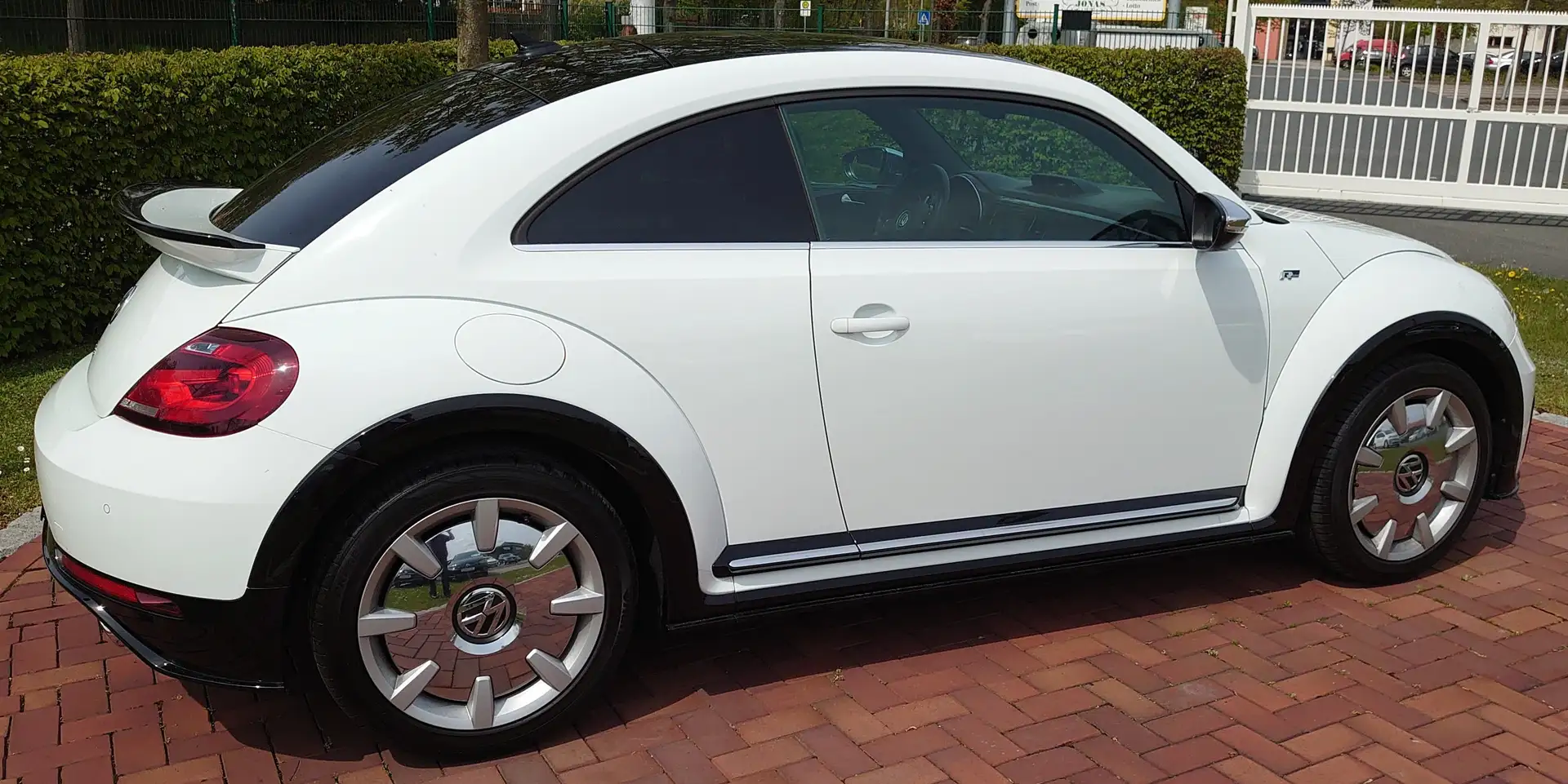 Volkswagen Beetle Beetle 2.0 TSI DSG*R-Line*Panorama*TOP Zustand White - 2