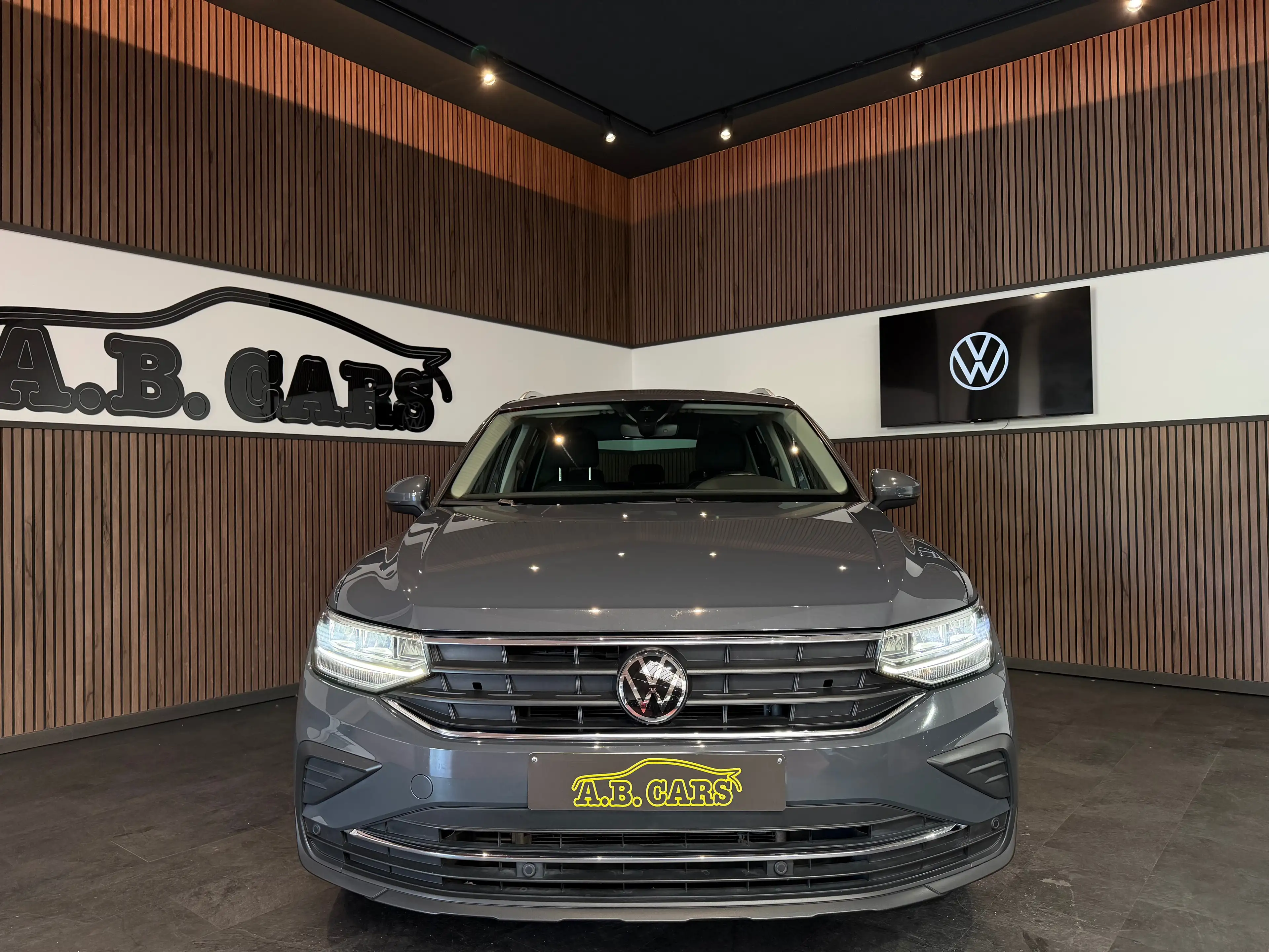 Volkswagen Tiguan 1.5 TSI Active - GARANTIE 12M - 1ERPRO — photo 2