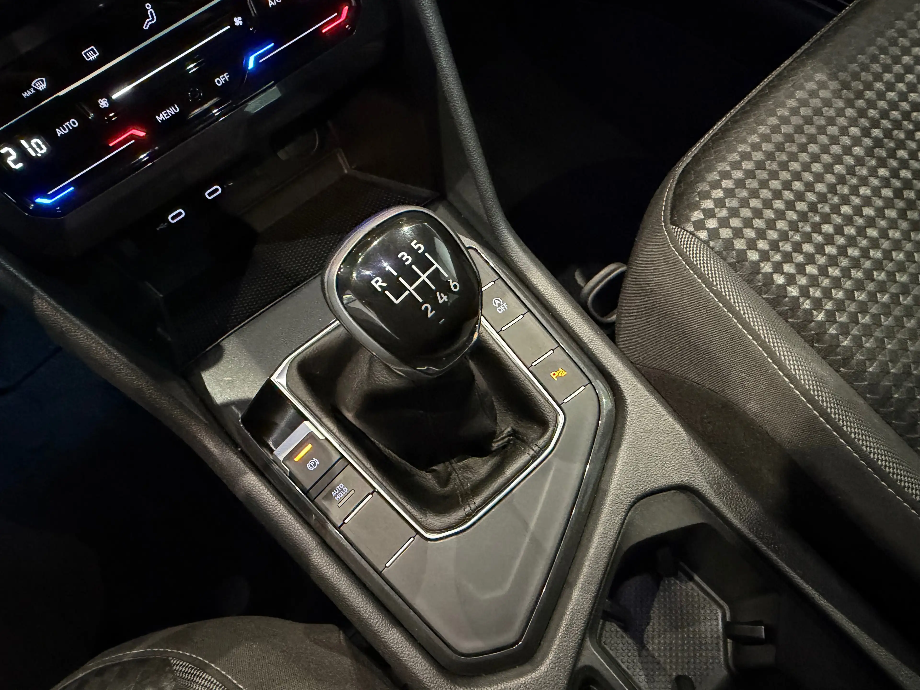 Volkswagen Tiguan 1.5 TSI Active - GARANTIE 12M - 1ERPRO — photo 17