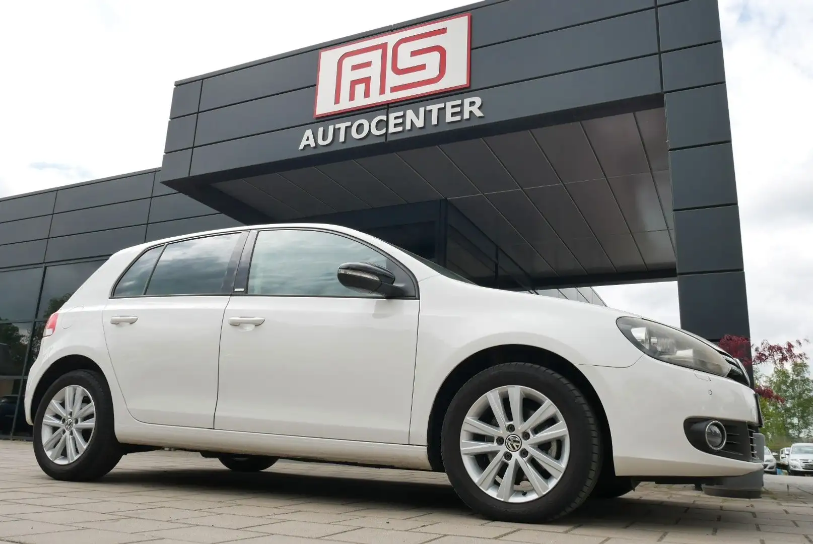 Volkswagen Golf VI 1.6 TDI DSG Style Navi PDC HU-Neu Blanco - 1
