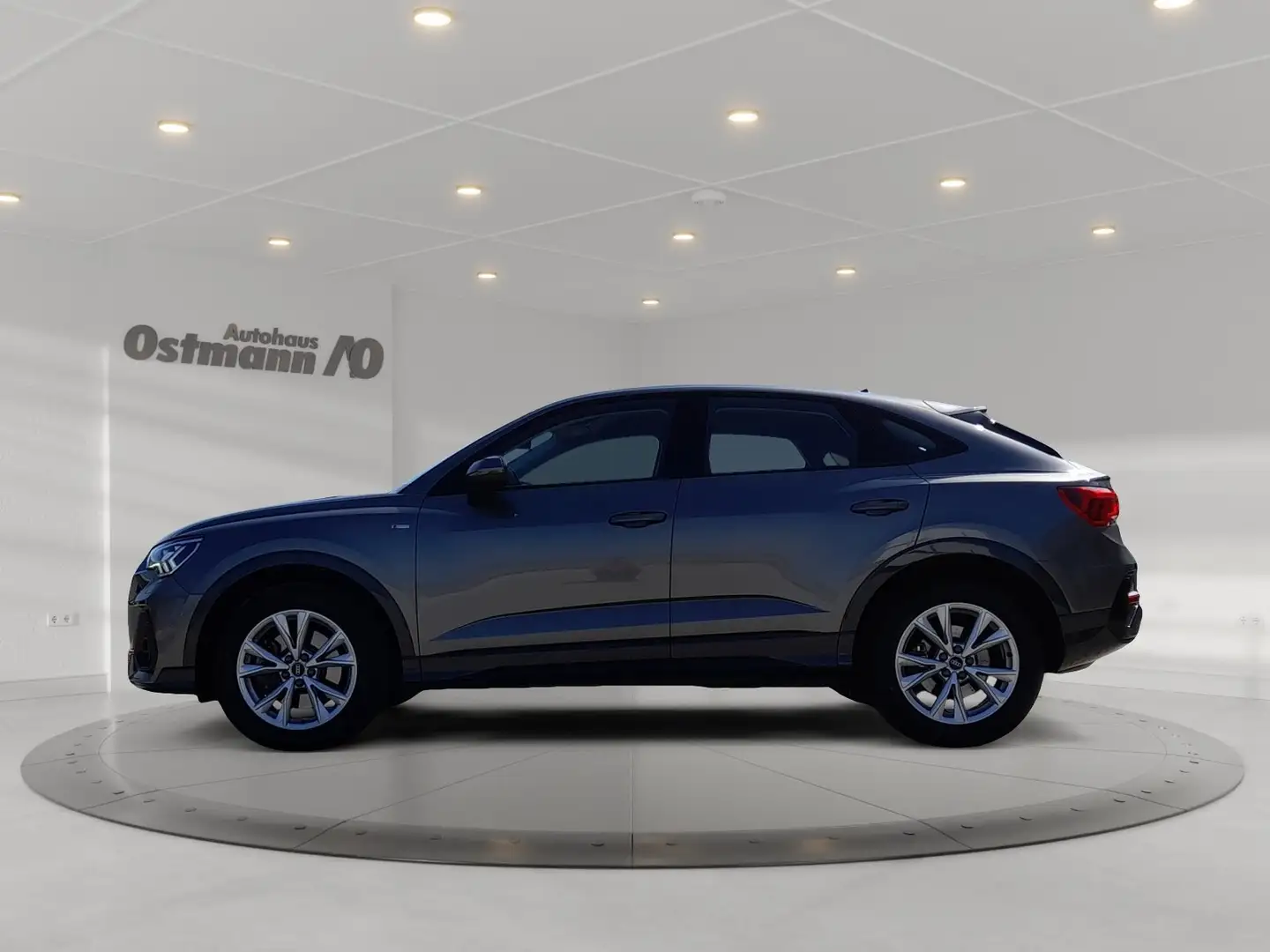 Audi Q3 Sportback 40 TFSI quattro S-Line Matrix RFK Grau - 2