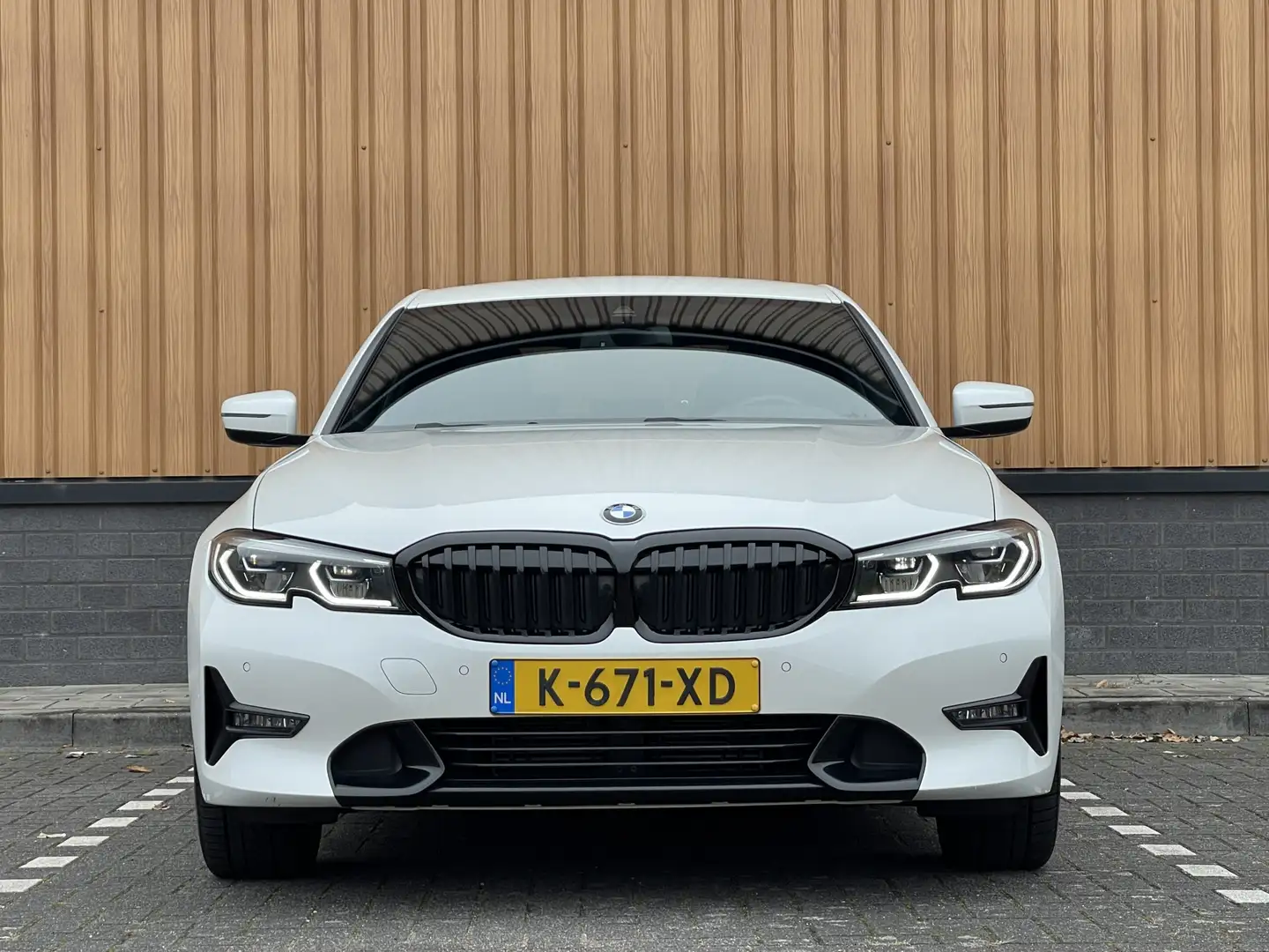 BMW 318 3-serie 318i High Executive | Cruise Control | Ach Wit - 2