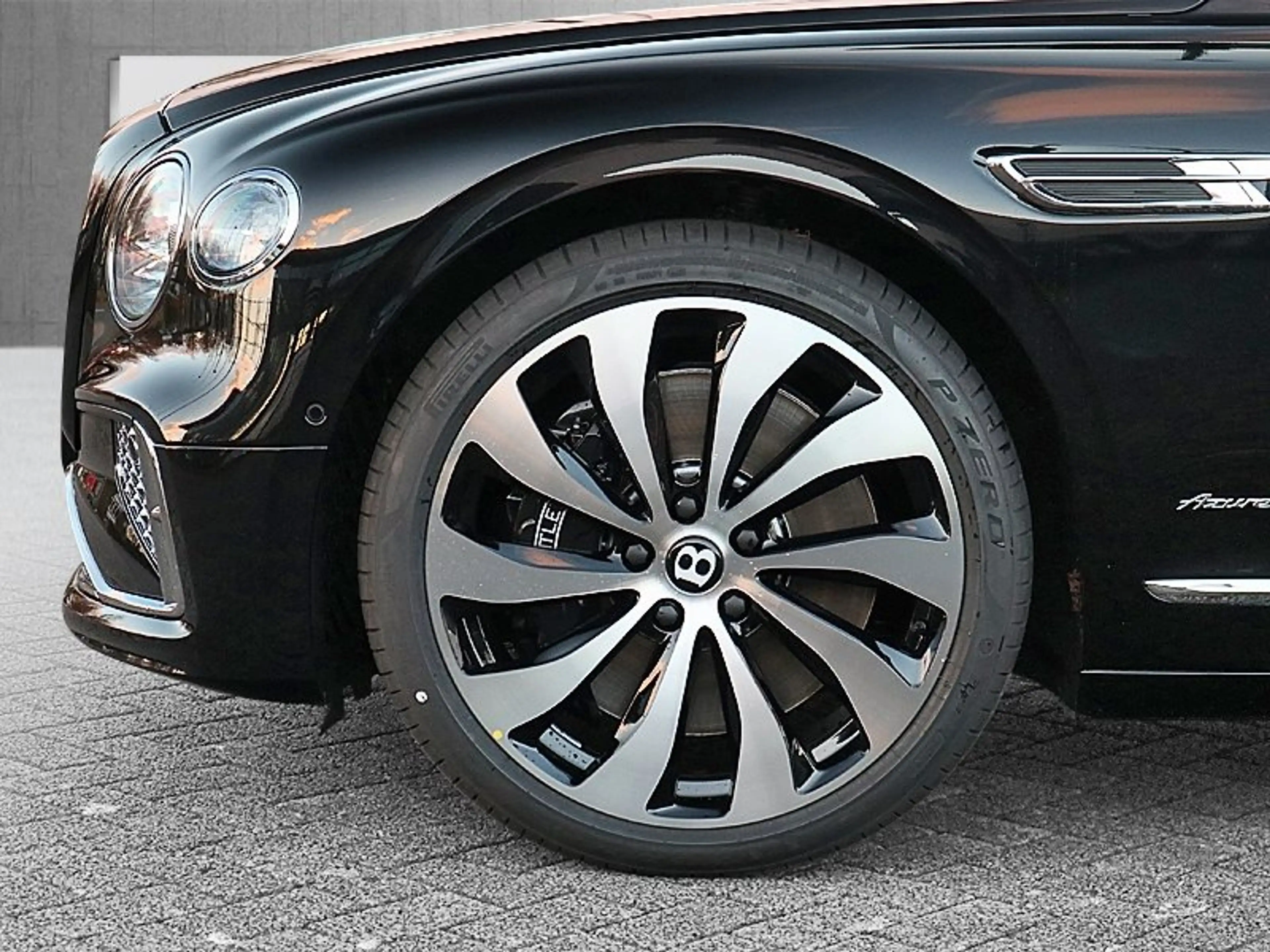 Bentley Flying Spur V8 Hybrid Azure *Rotating*22"* — photo 4